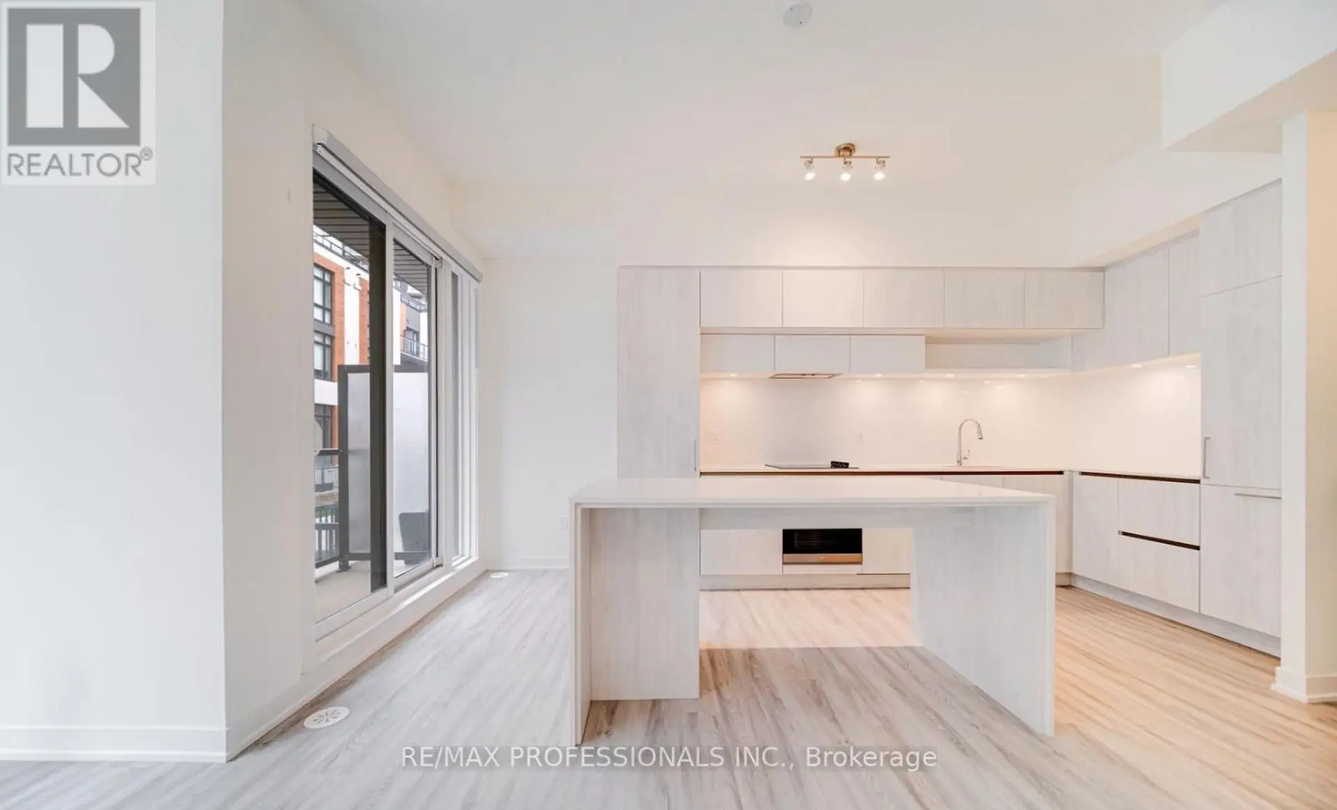 #1508 11 DAVID EYER ROAD - Image 1