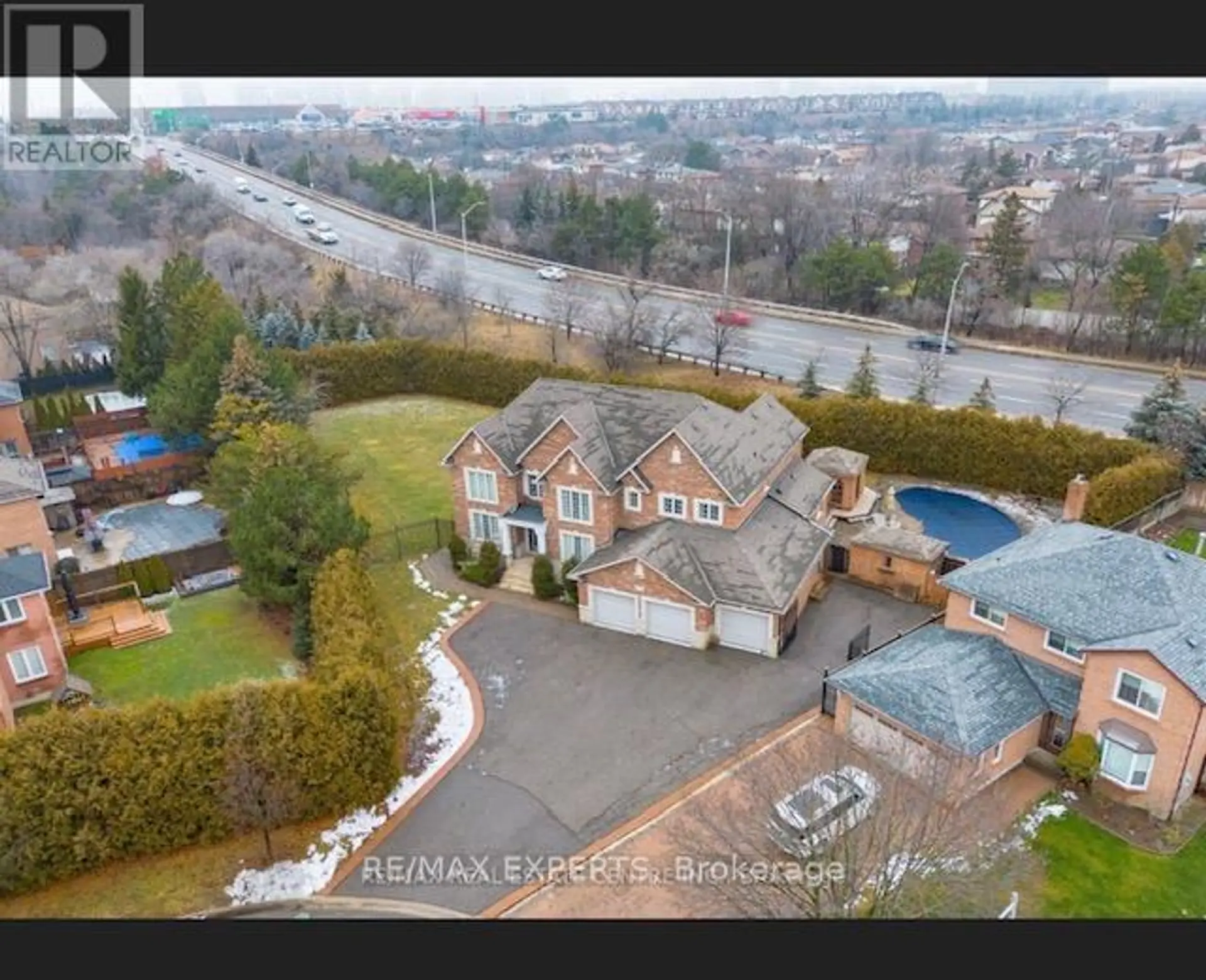 2489 OLINDA COURT
