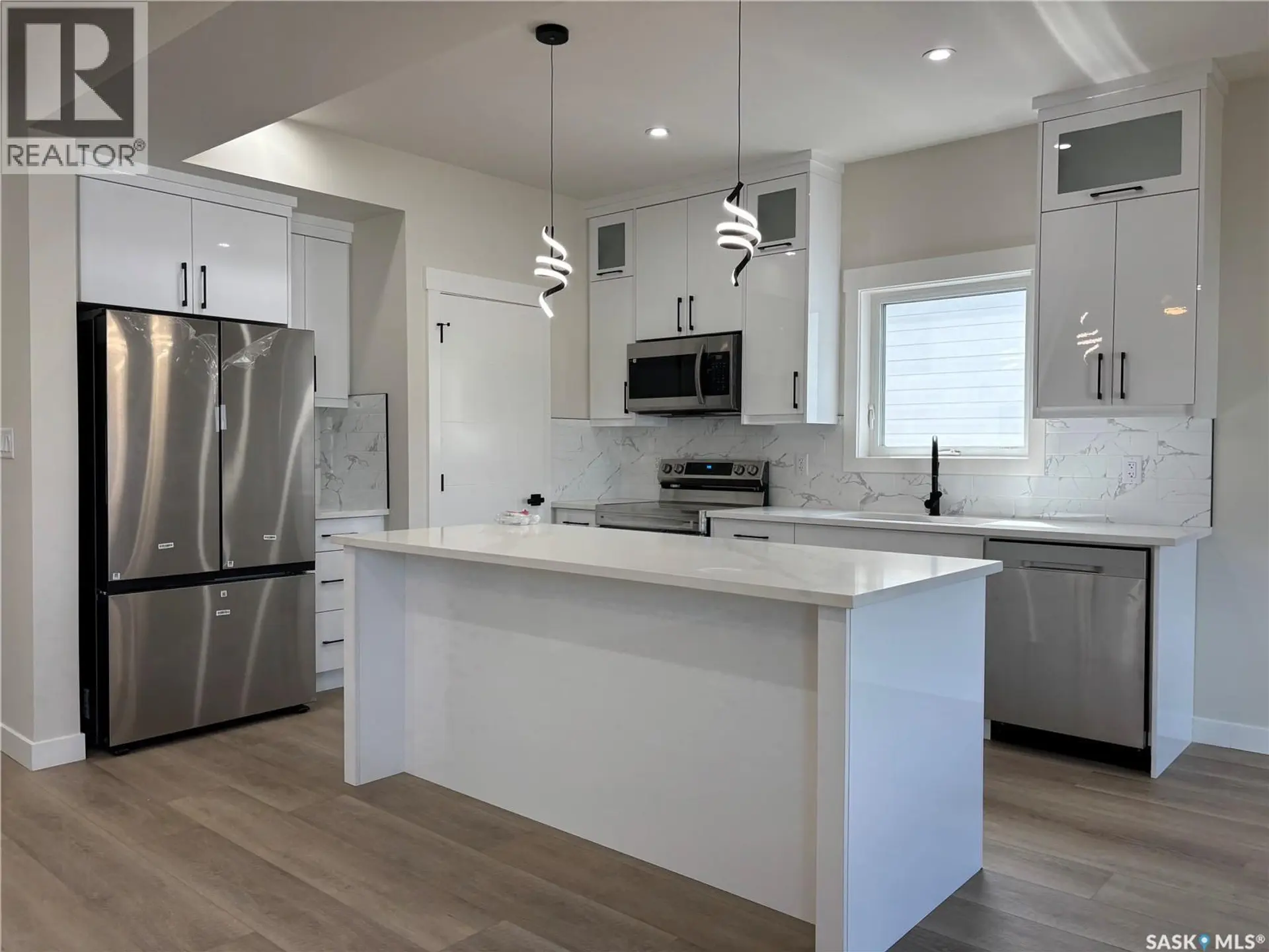 222 Veterans DRIVE - Image 6