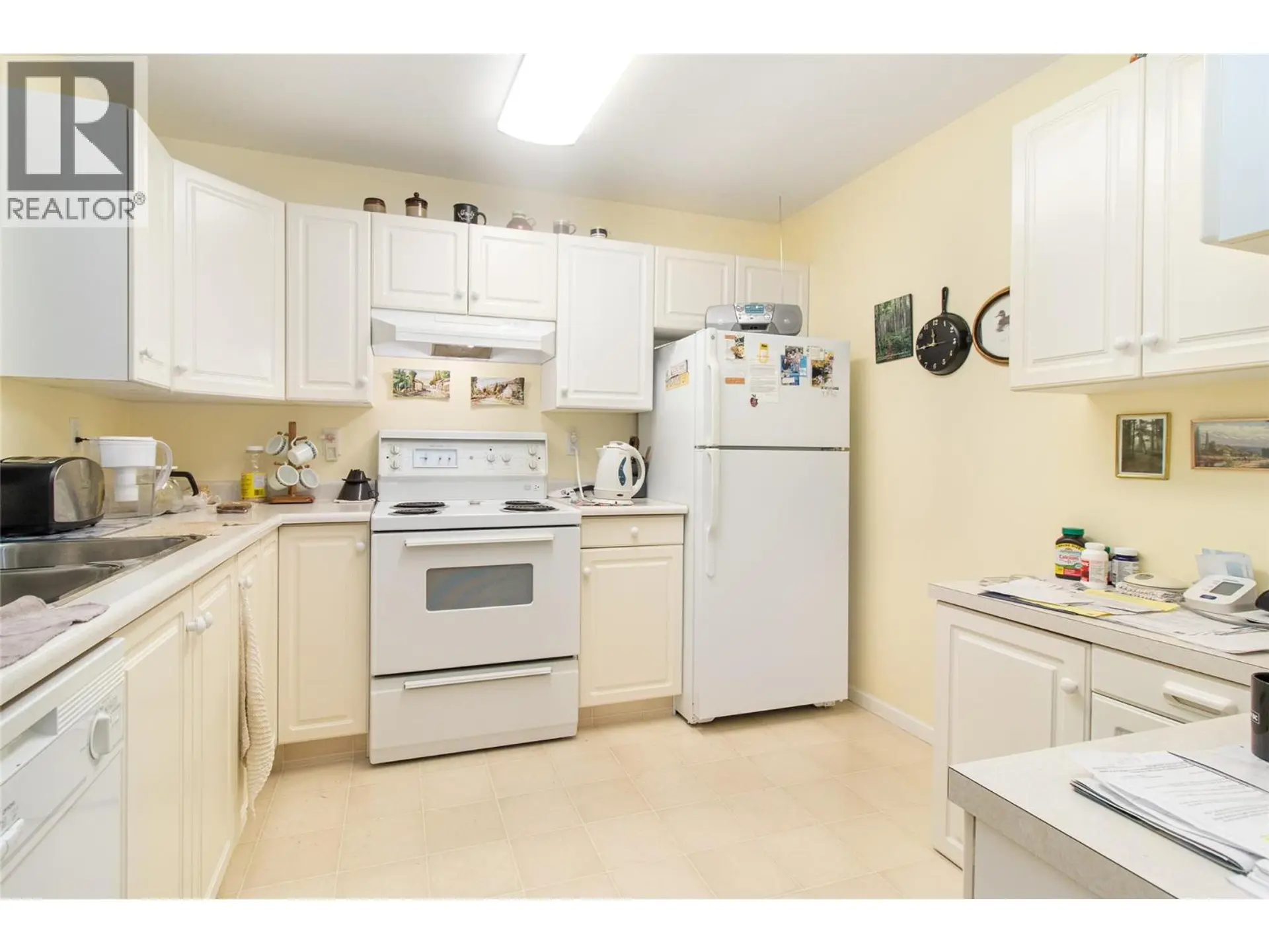 #103 920 Glenwood Avenue - Image 2