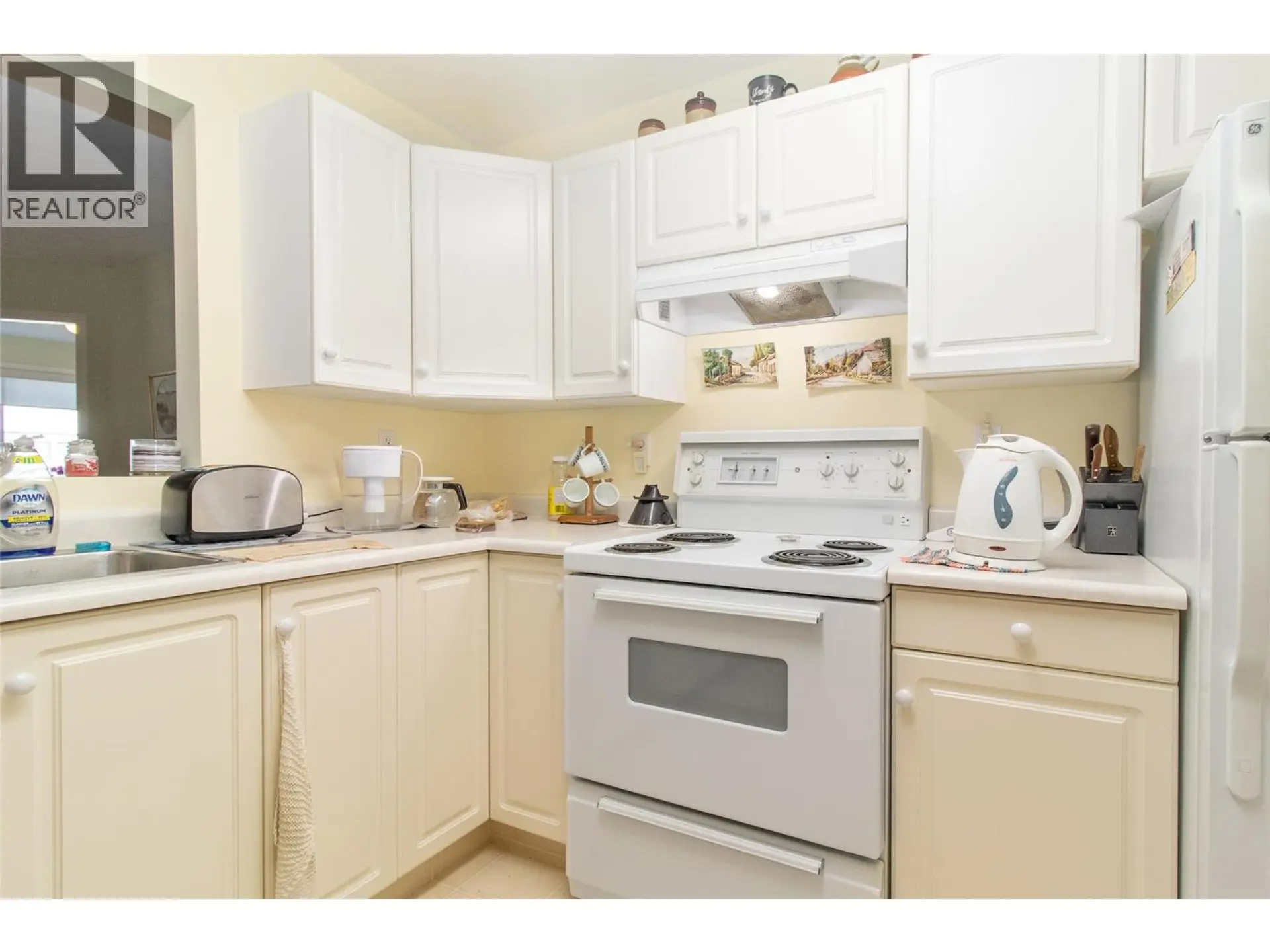 #103 920 Glenwood Avenue - Image 3