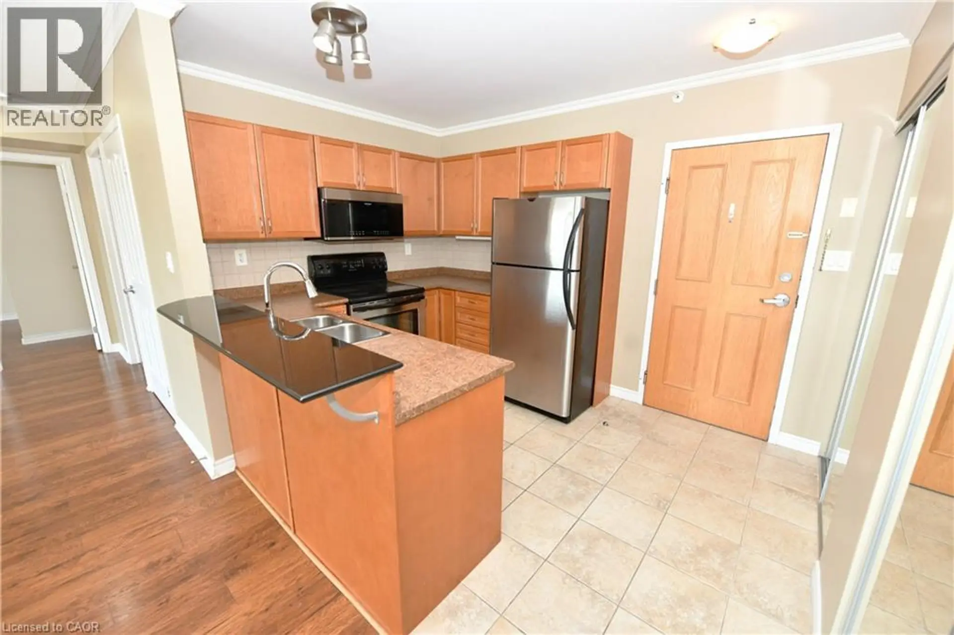#418 8 HARRIS Street - Image 2