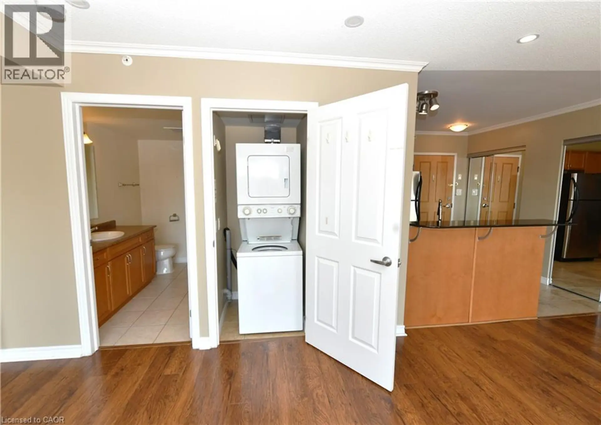 #418 8 HARRIS Street - Image 8