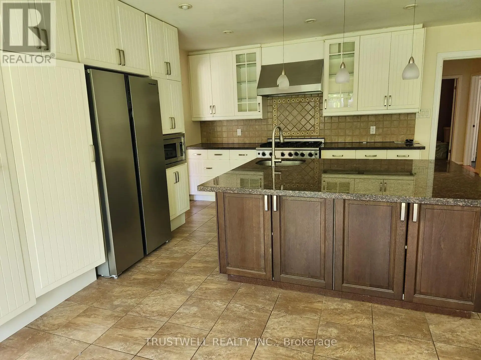 28 ROBINTER DRIVE - Image 4