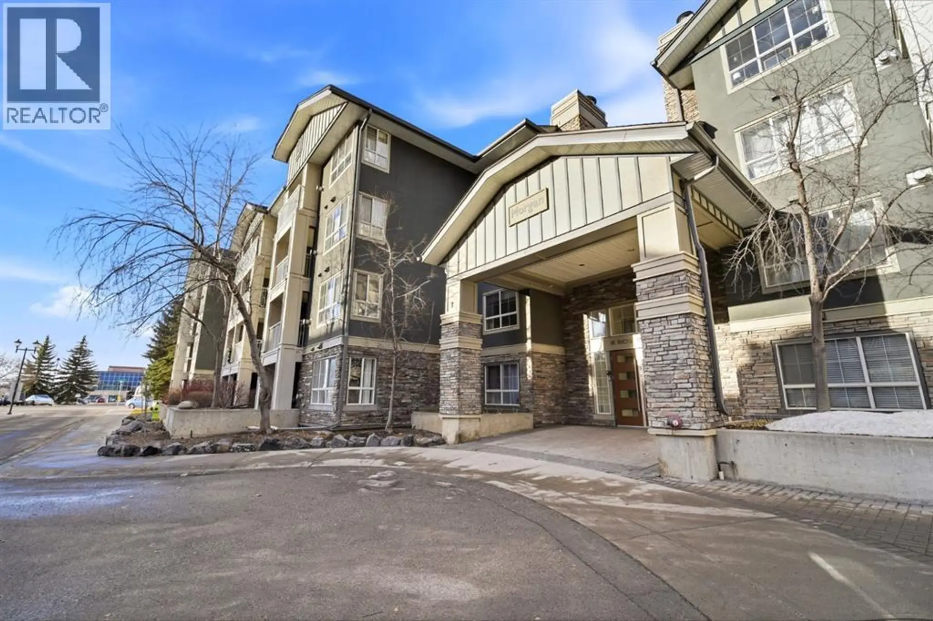 #426 35 Richard Court SW - Image 1