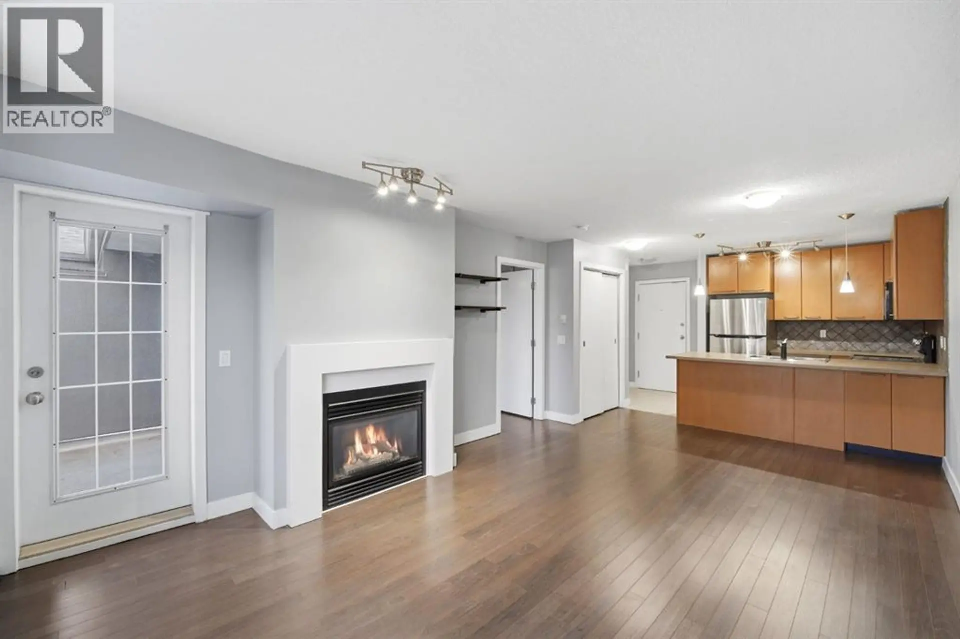 #426 35 Richard Court SW - Image 6