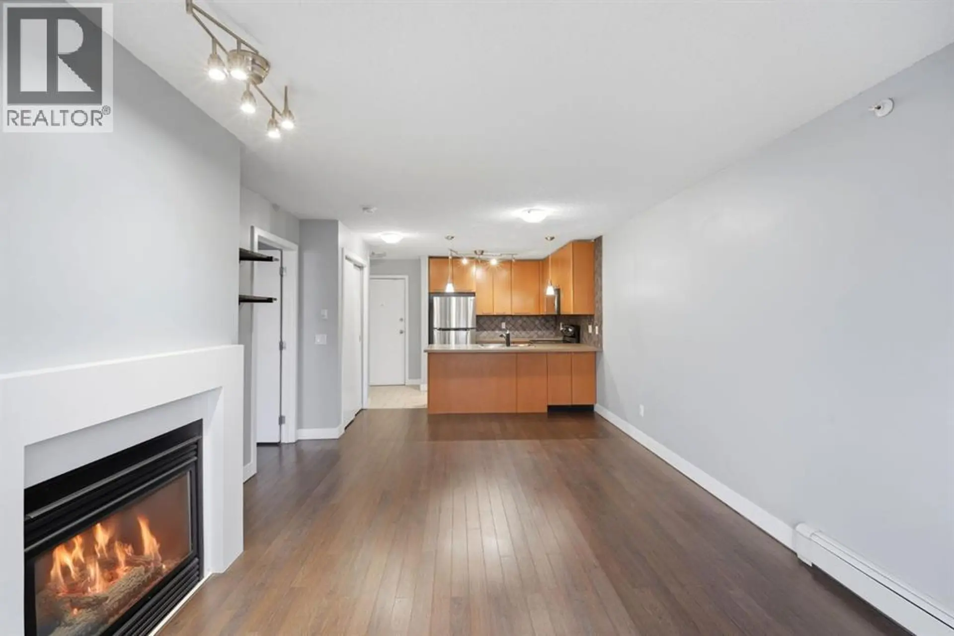 #426 35 Richard Court SW - Image 7