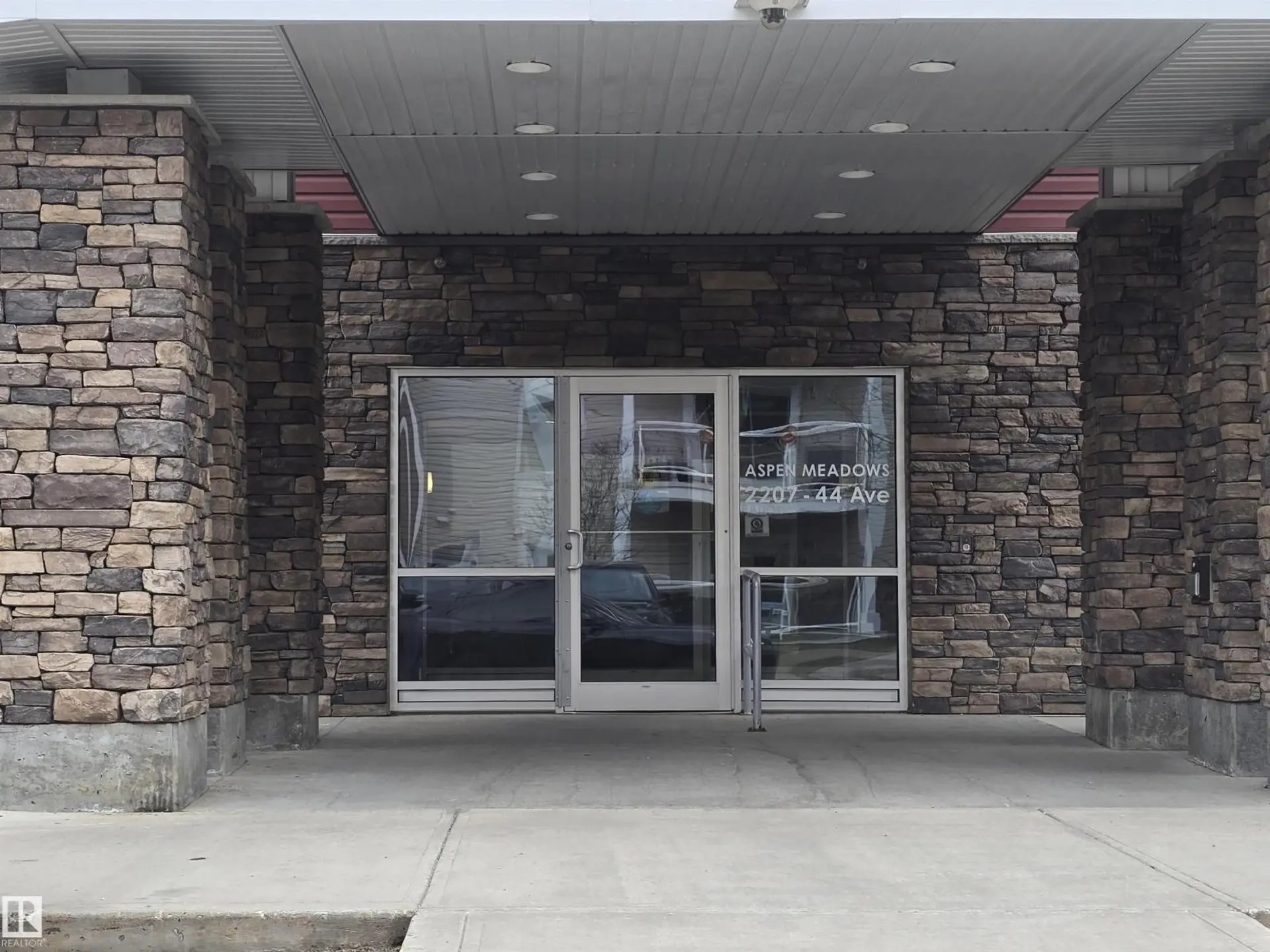 #314 2207 44 AV NW - Image 1