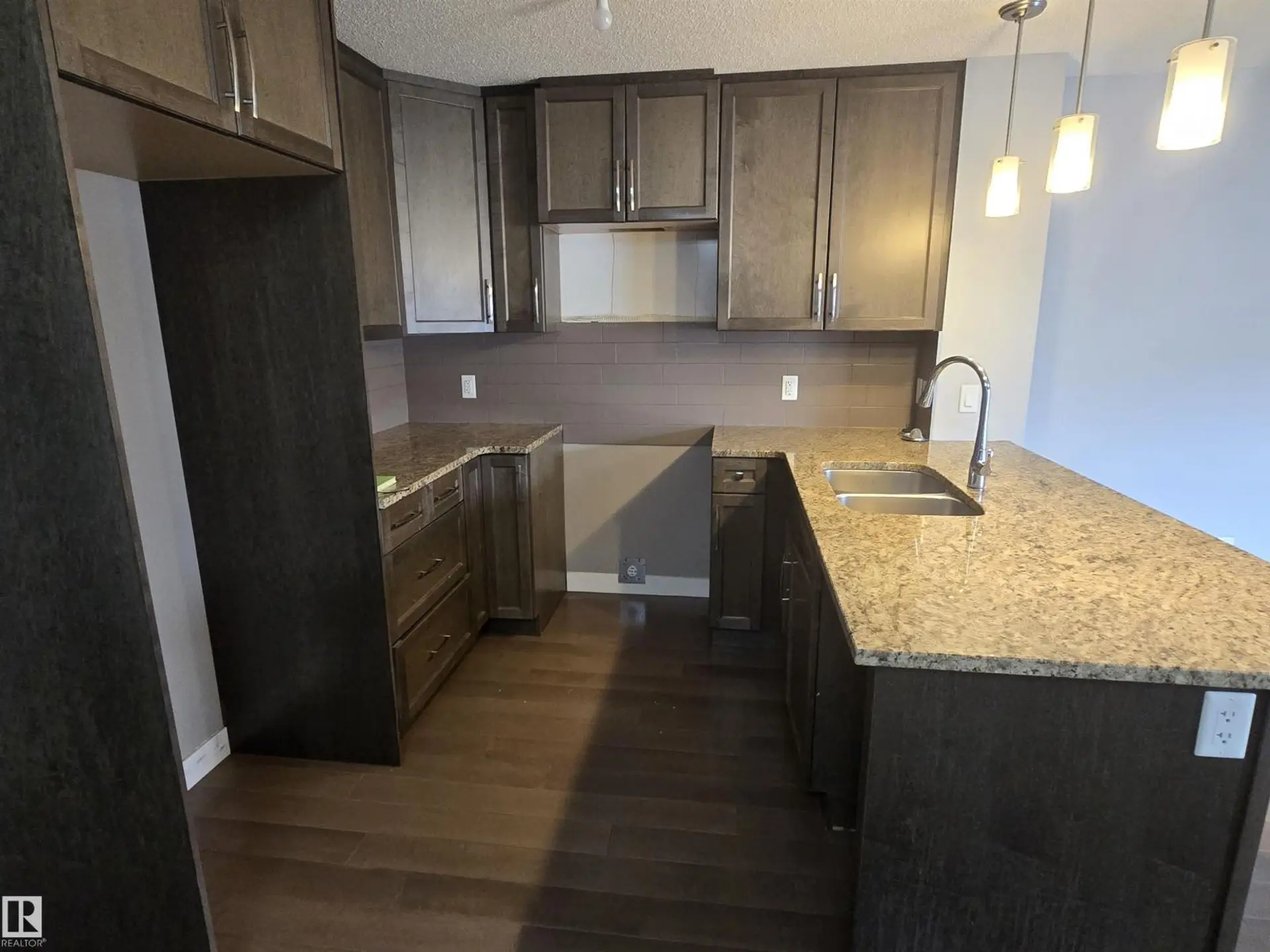#314 2207 44 AV NW - Image 4