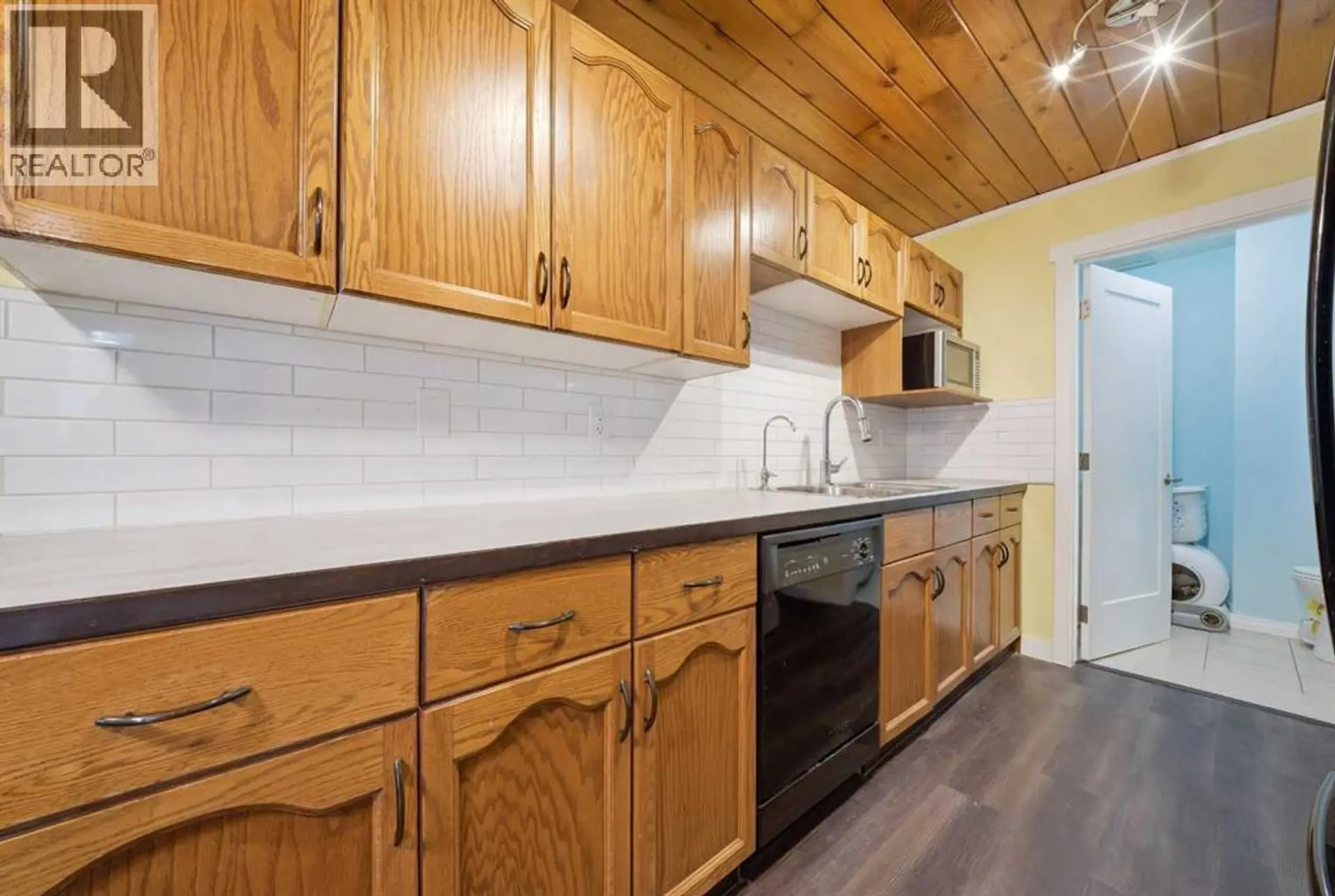 #A 1407 44 Street SE - Image 9