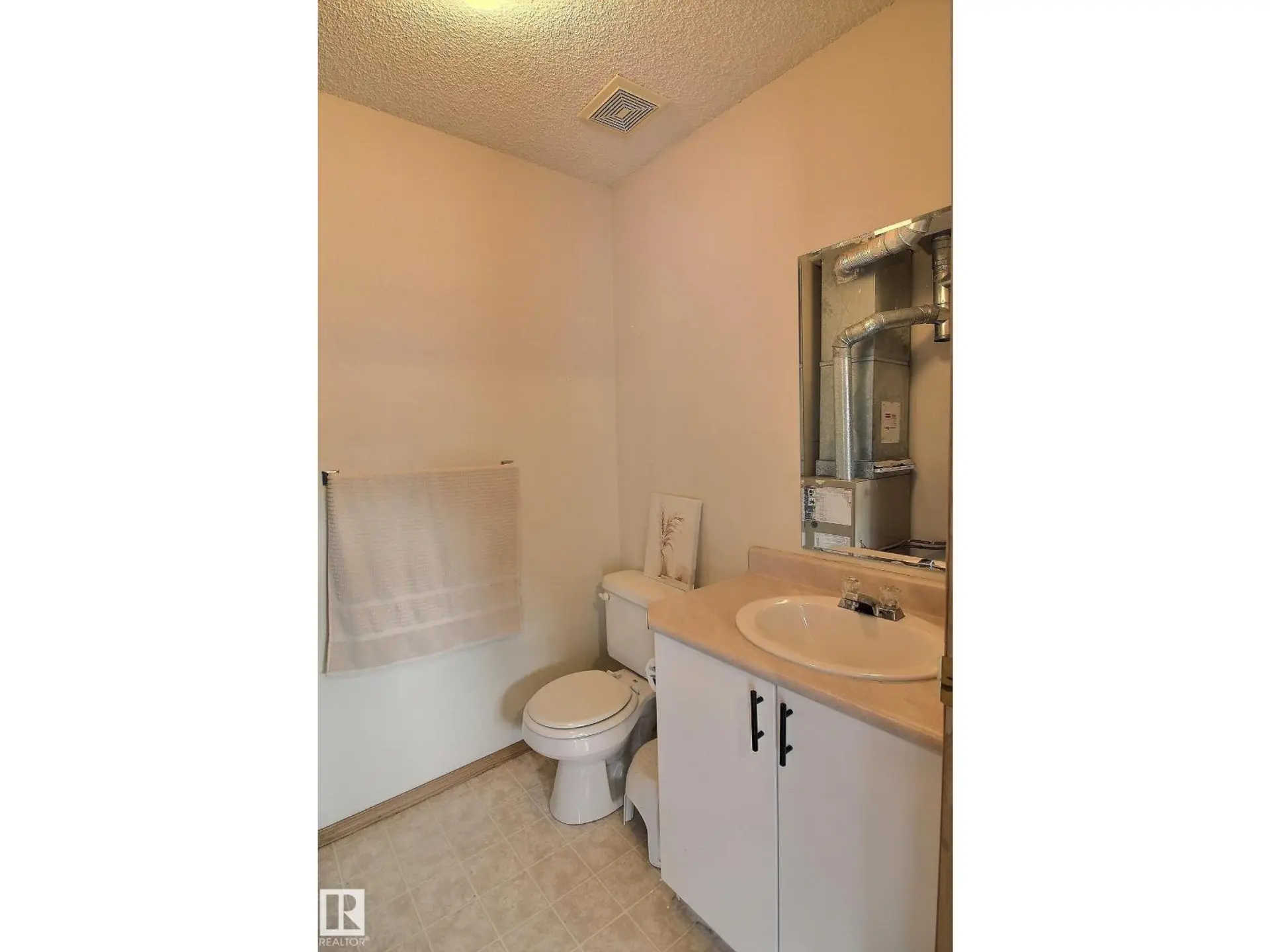 #701 610 KING ST - Image 13