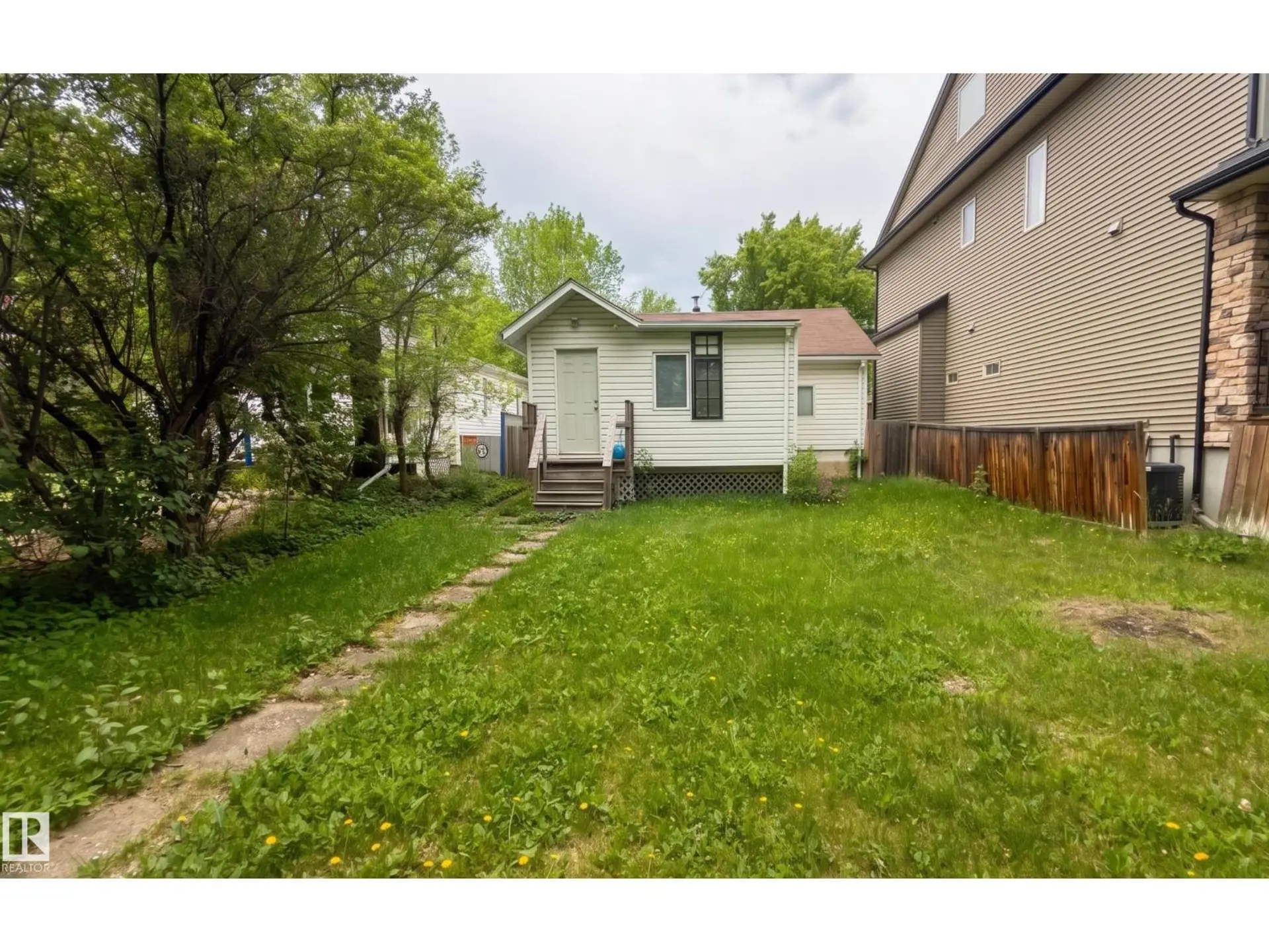 10226 148 ST NW - Image 1