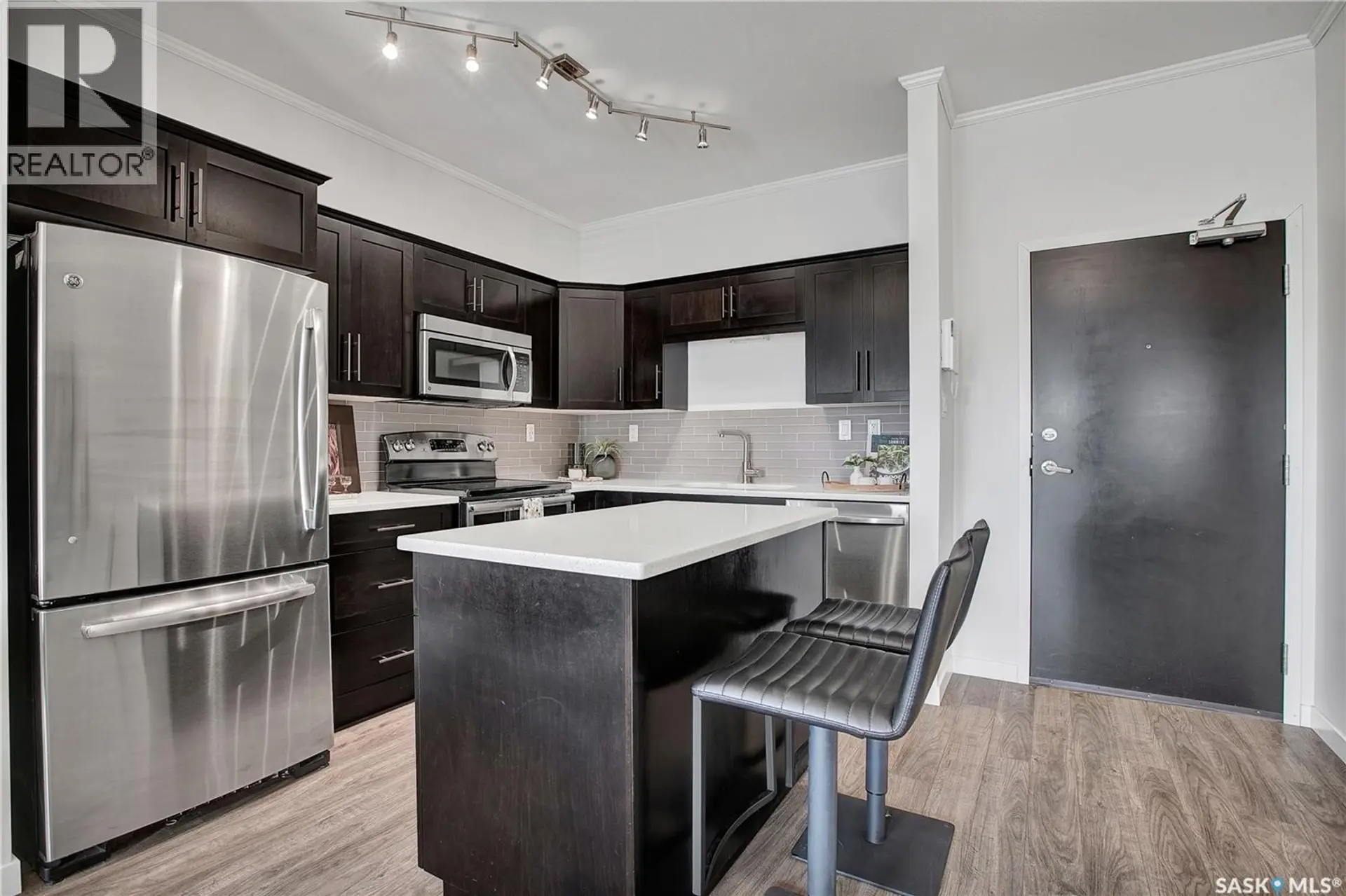 #106 545 Hassard CLOSE - Image 3