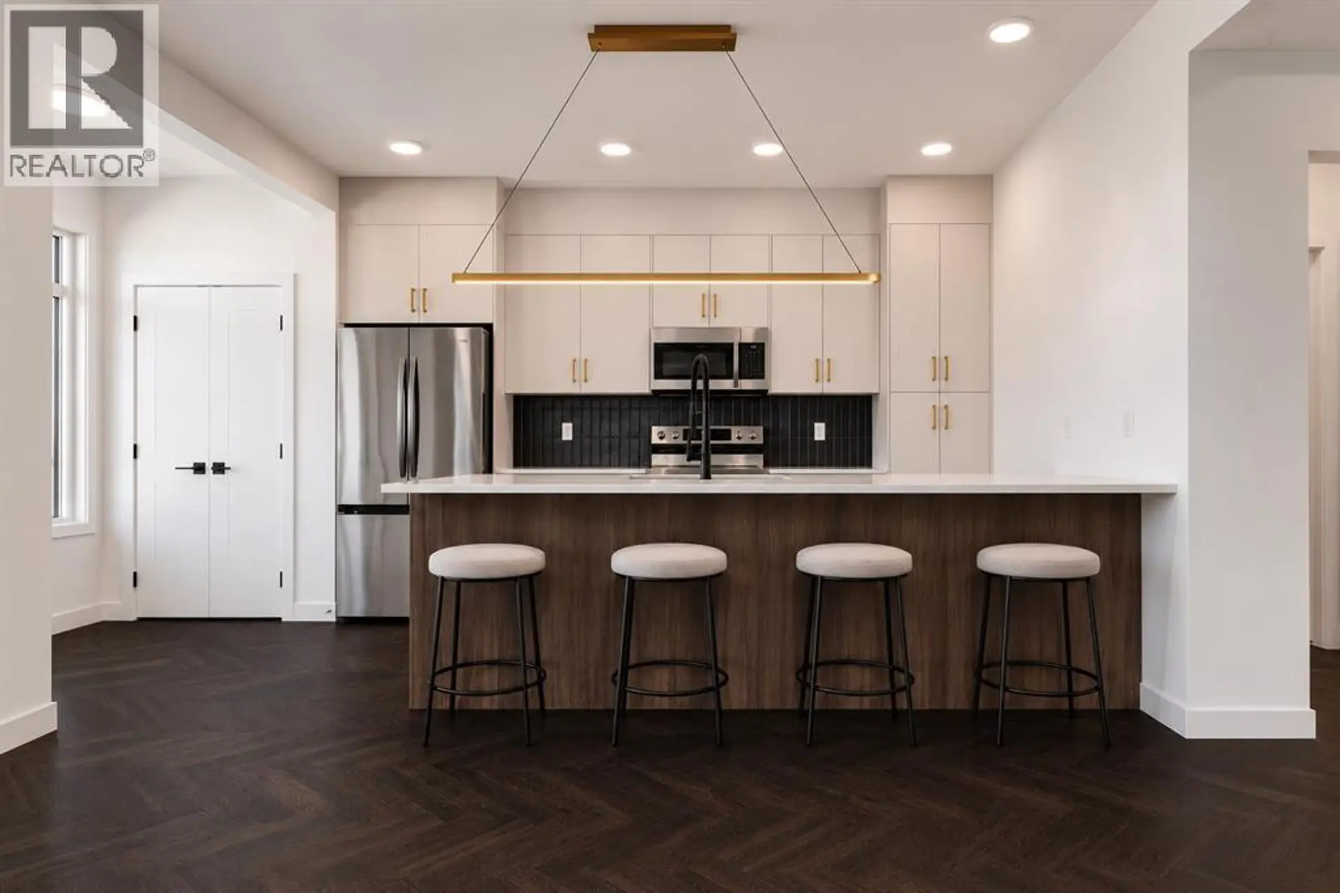 450 River Avenue - Image 3