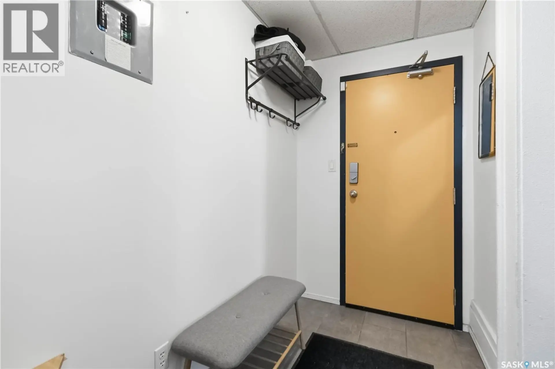 #103 609 King STREET - Image 2