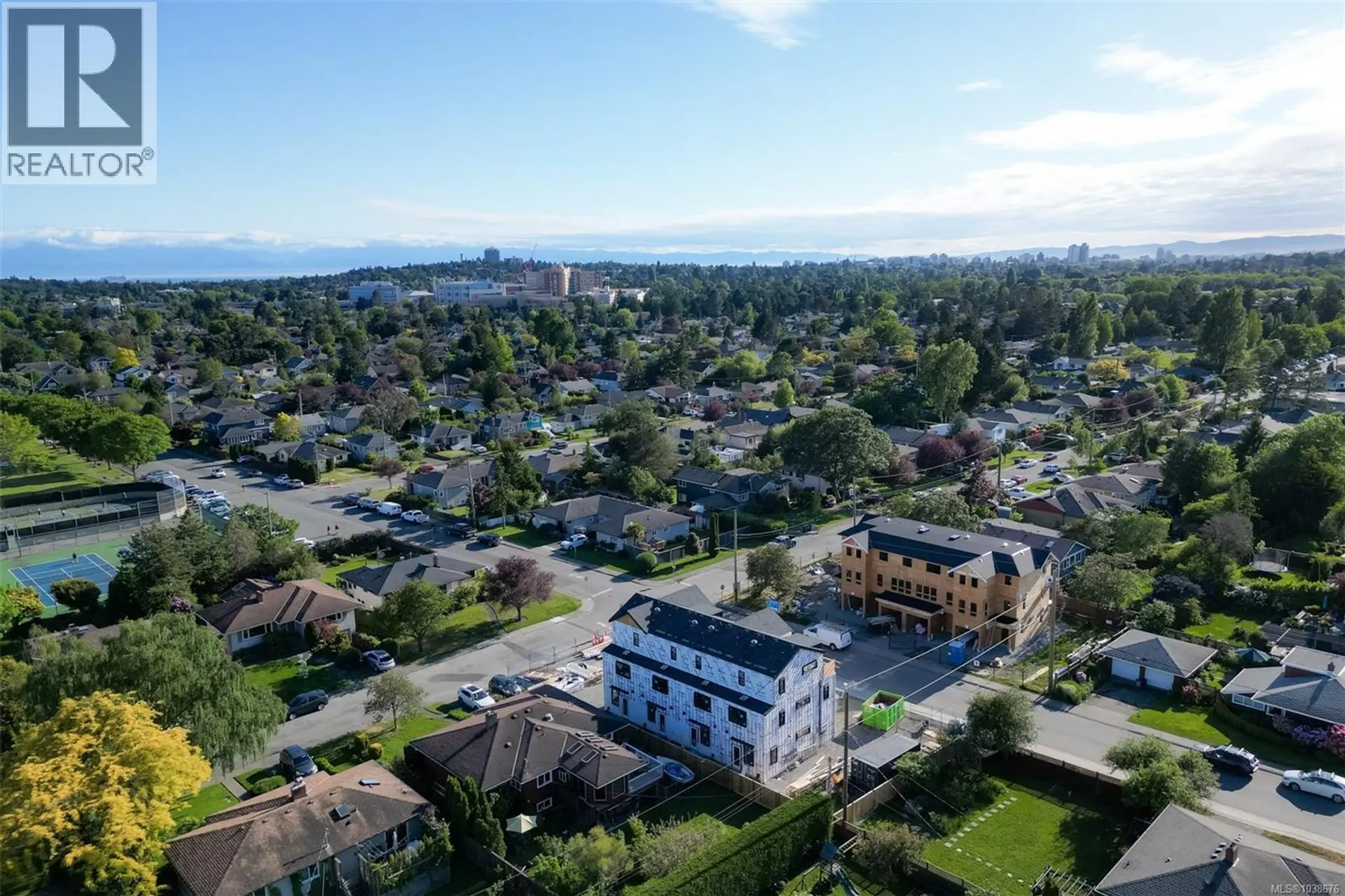 #4 2100 Allenby St - Image 10