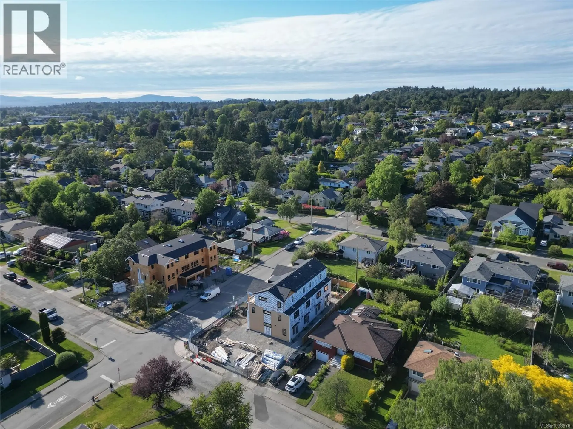 #4 2100 Allenby St - Image 11