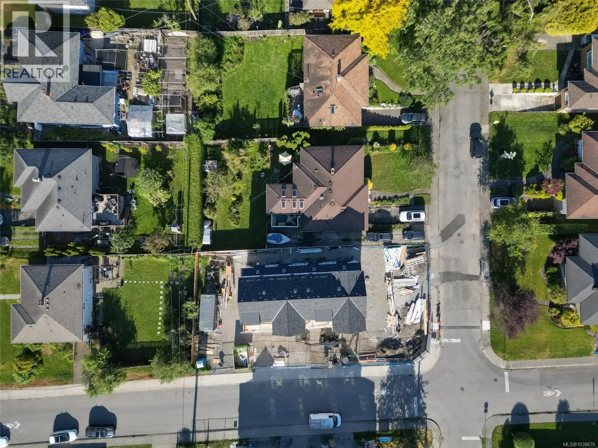 #4 2100 Allenby St - Image 14