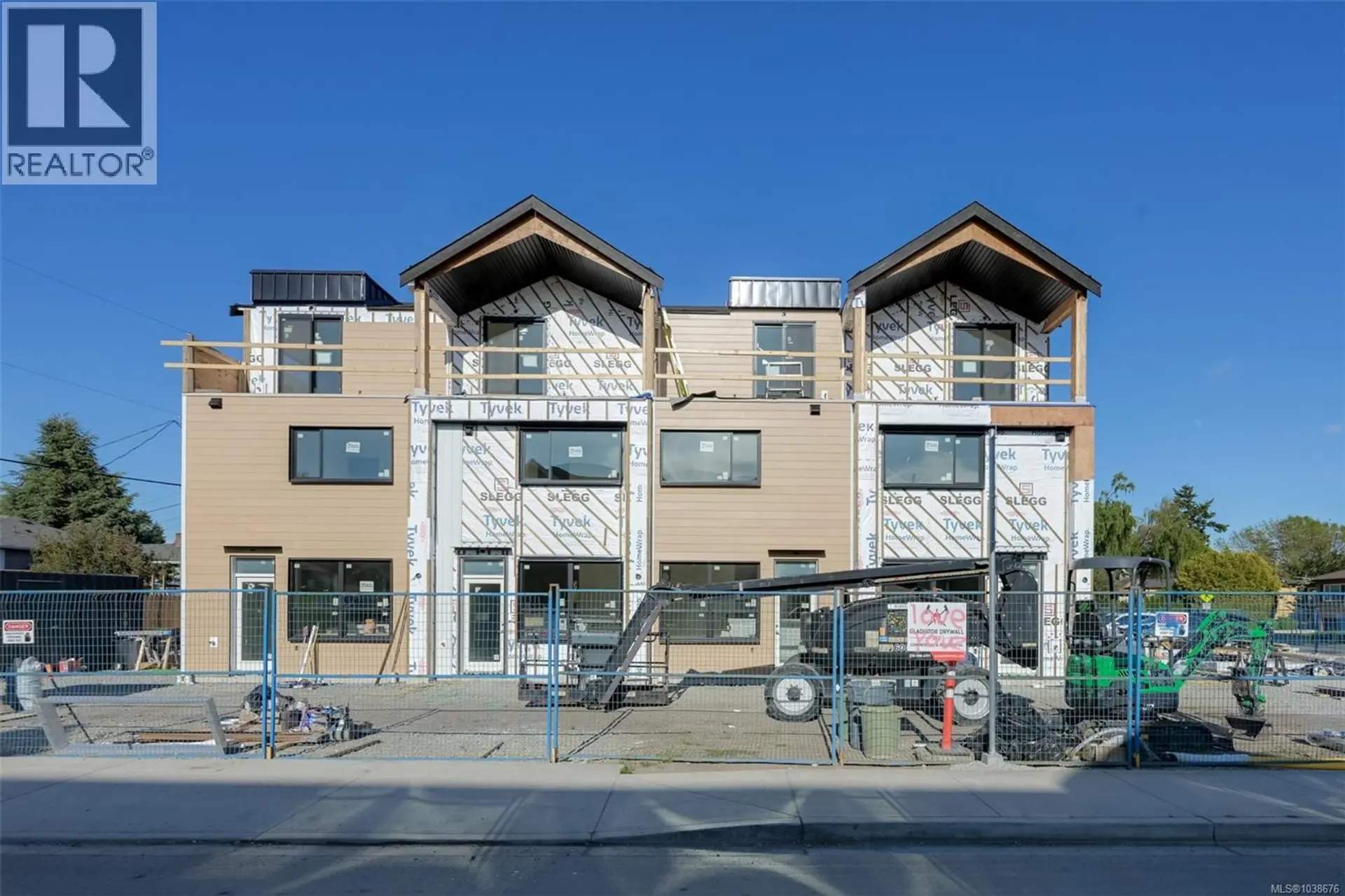 #4 2100 Allenby St - Image 13