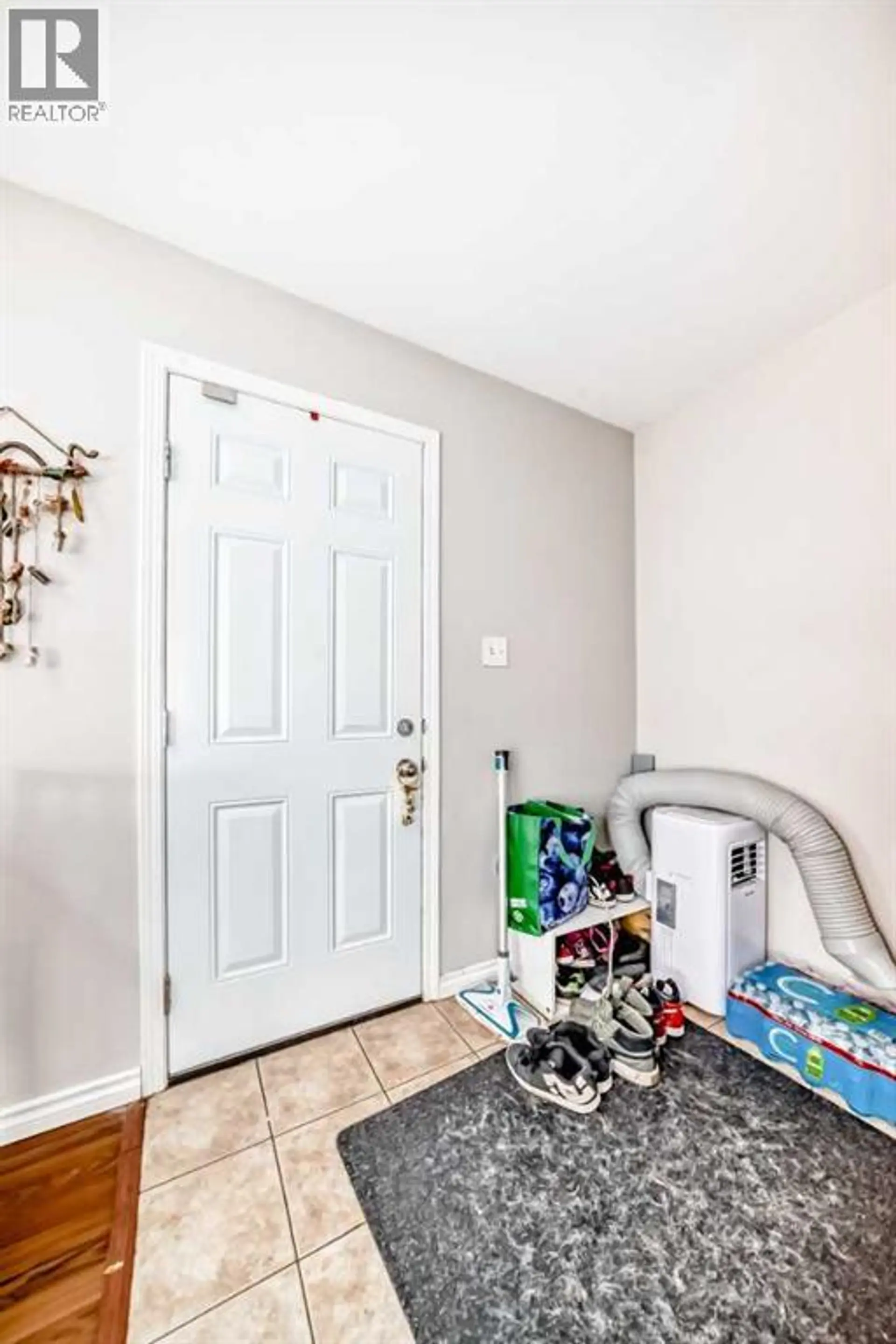 #702 4719 33 Street - Image 2