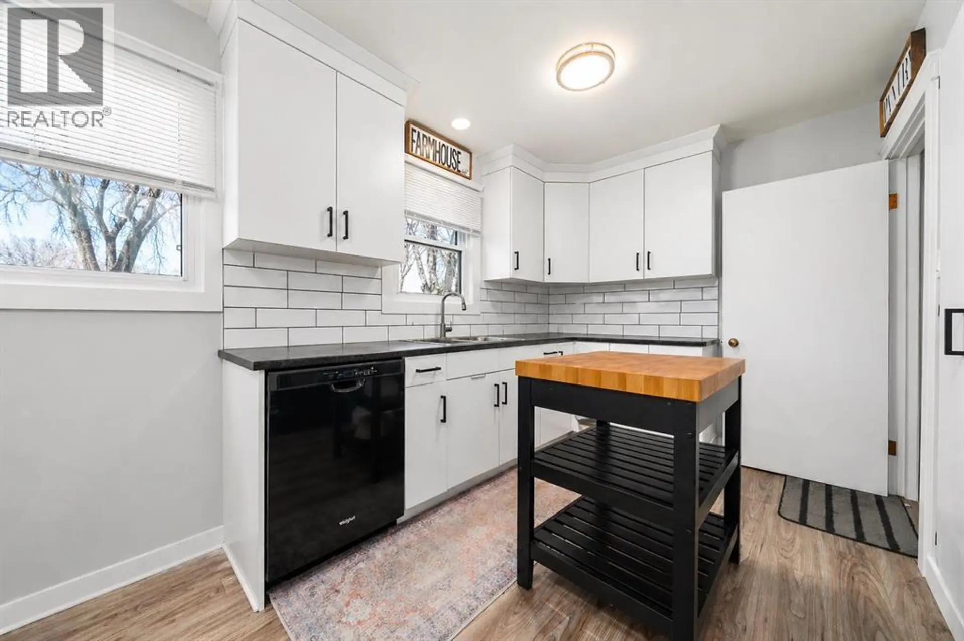 2631 16 Avenue SE - Image 9