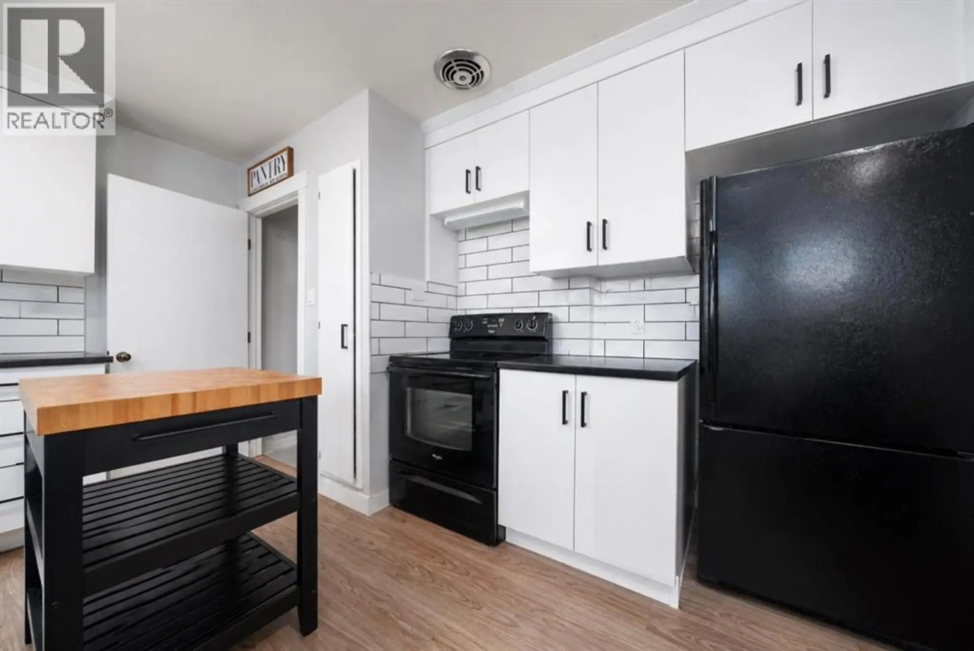 2631 16 Avenue SE - Image 10