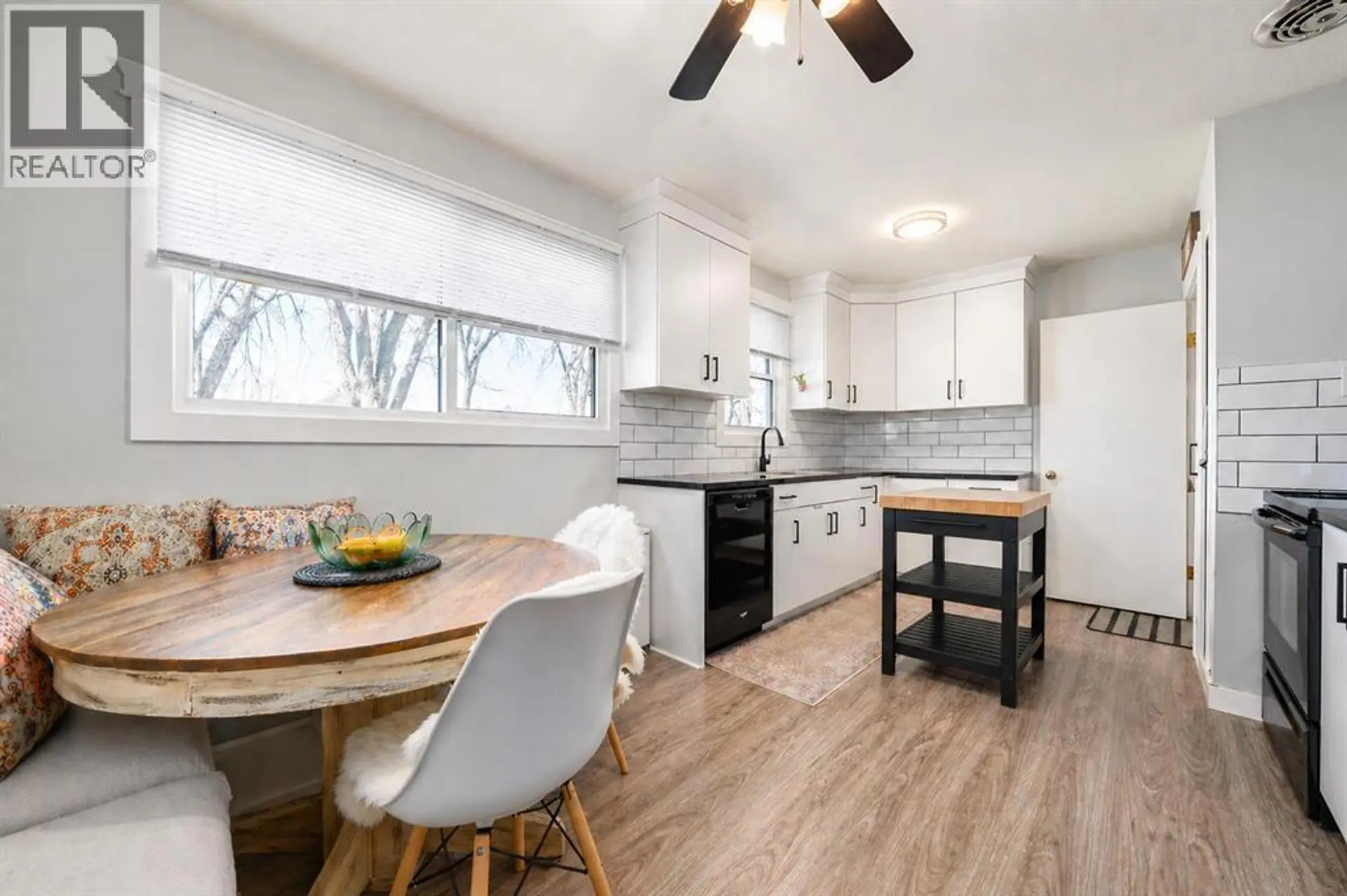 2631 16 Avenue SE - Image 11