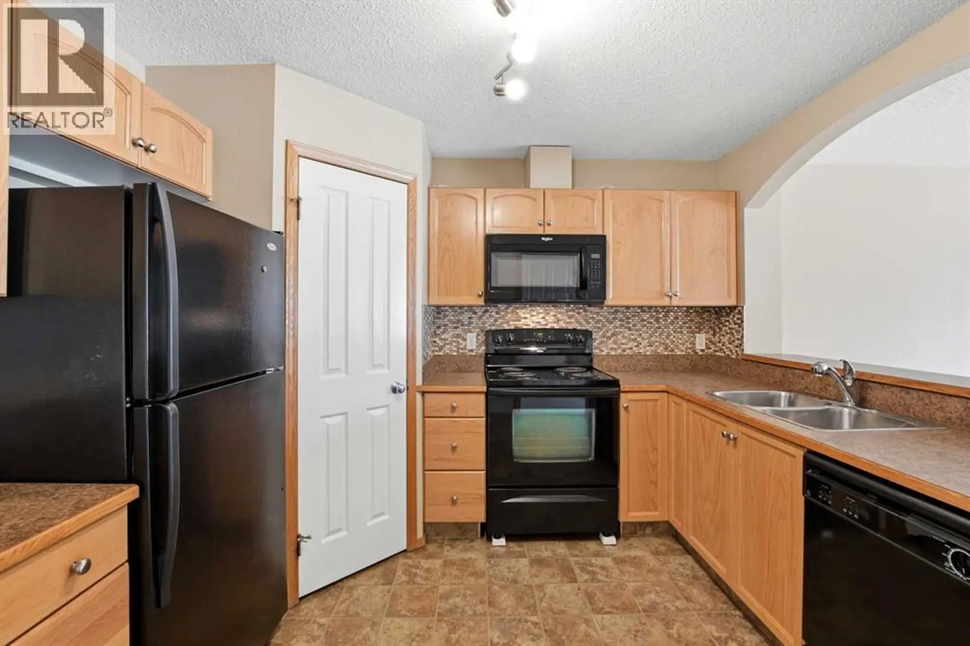 424 Jenkins Drive - Image 3
