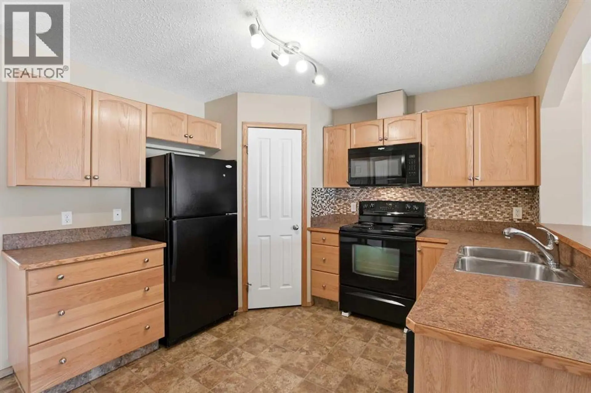 424 Jenkins Drive - Image 2