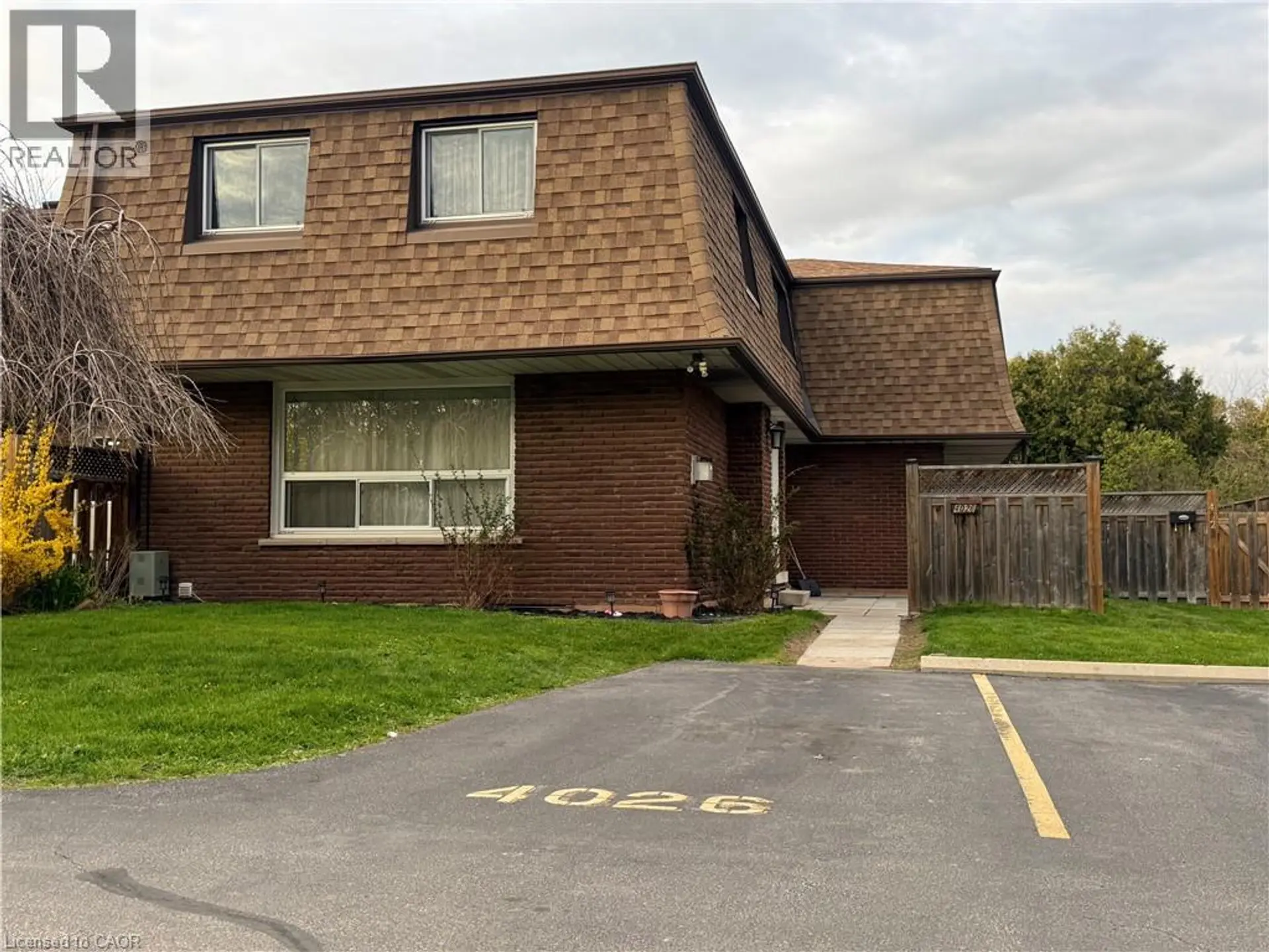#12 4026 LONGMOOR Drive - Image 2