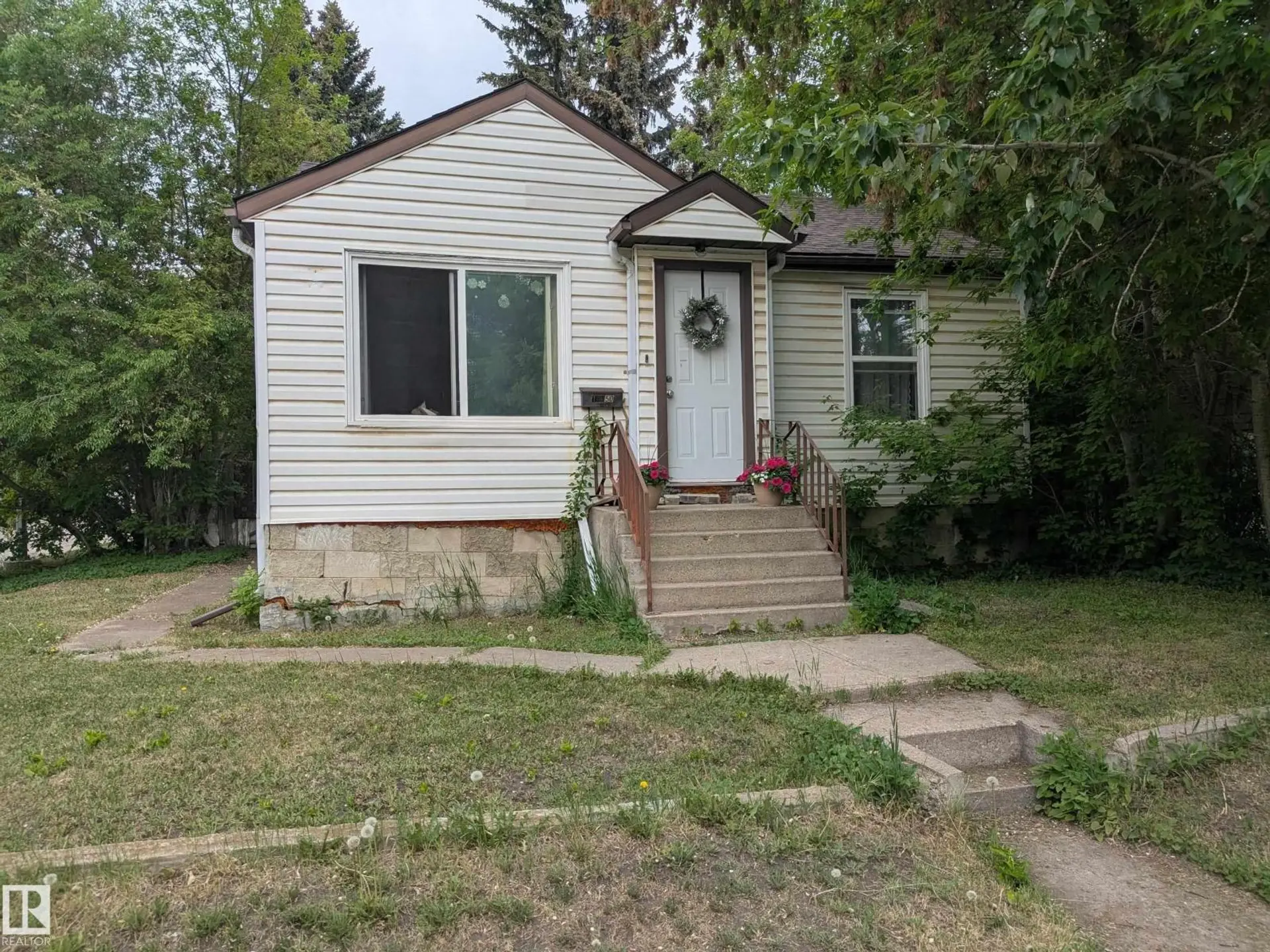10650 76 AV NW - Image 1