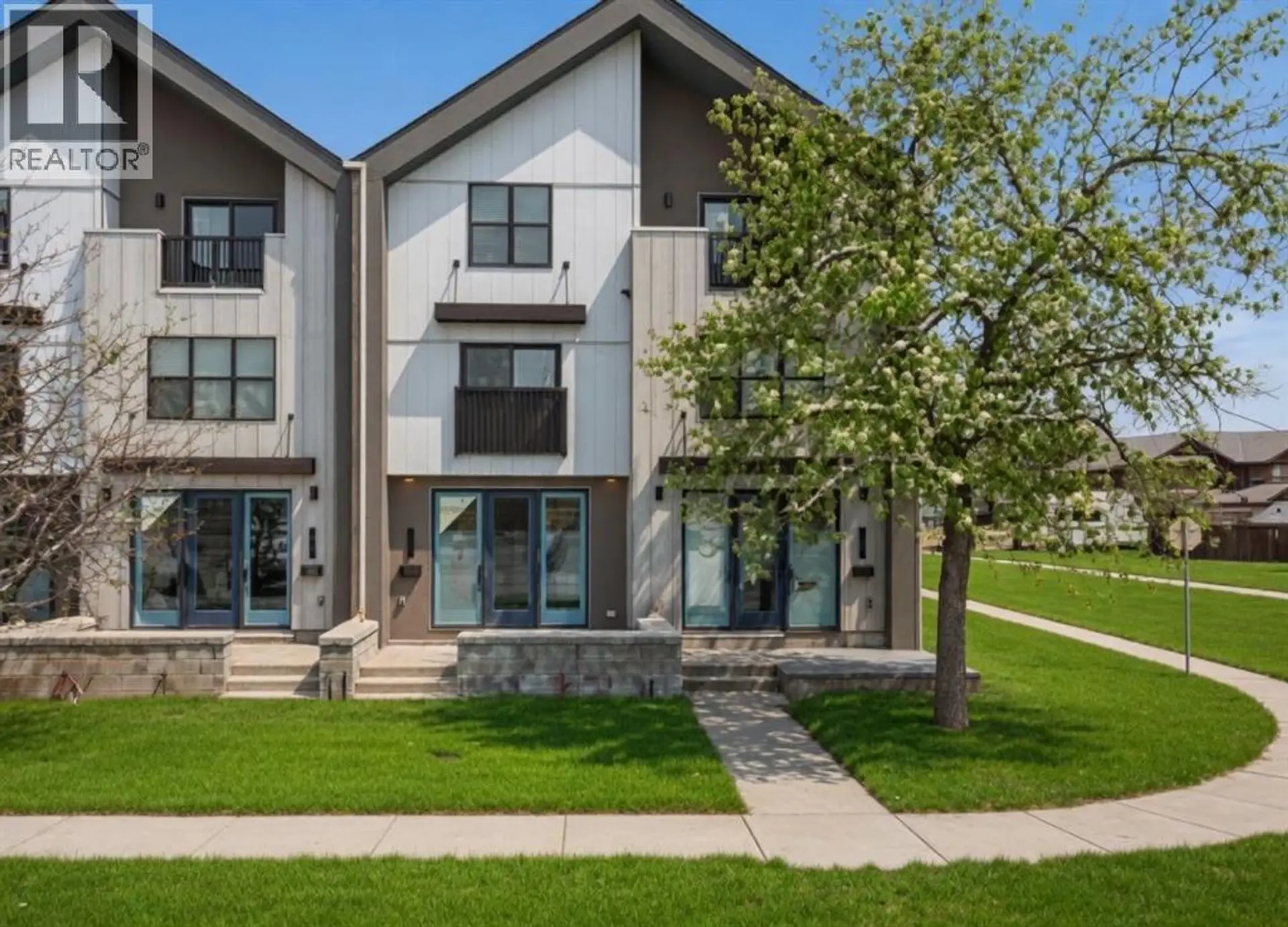 645 53 Avenue SW - Image 1