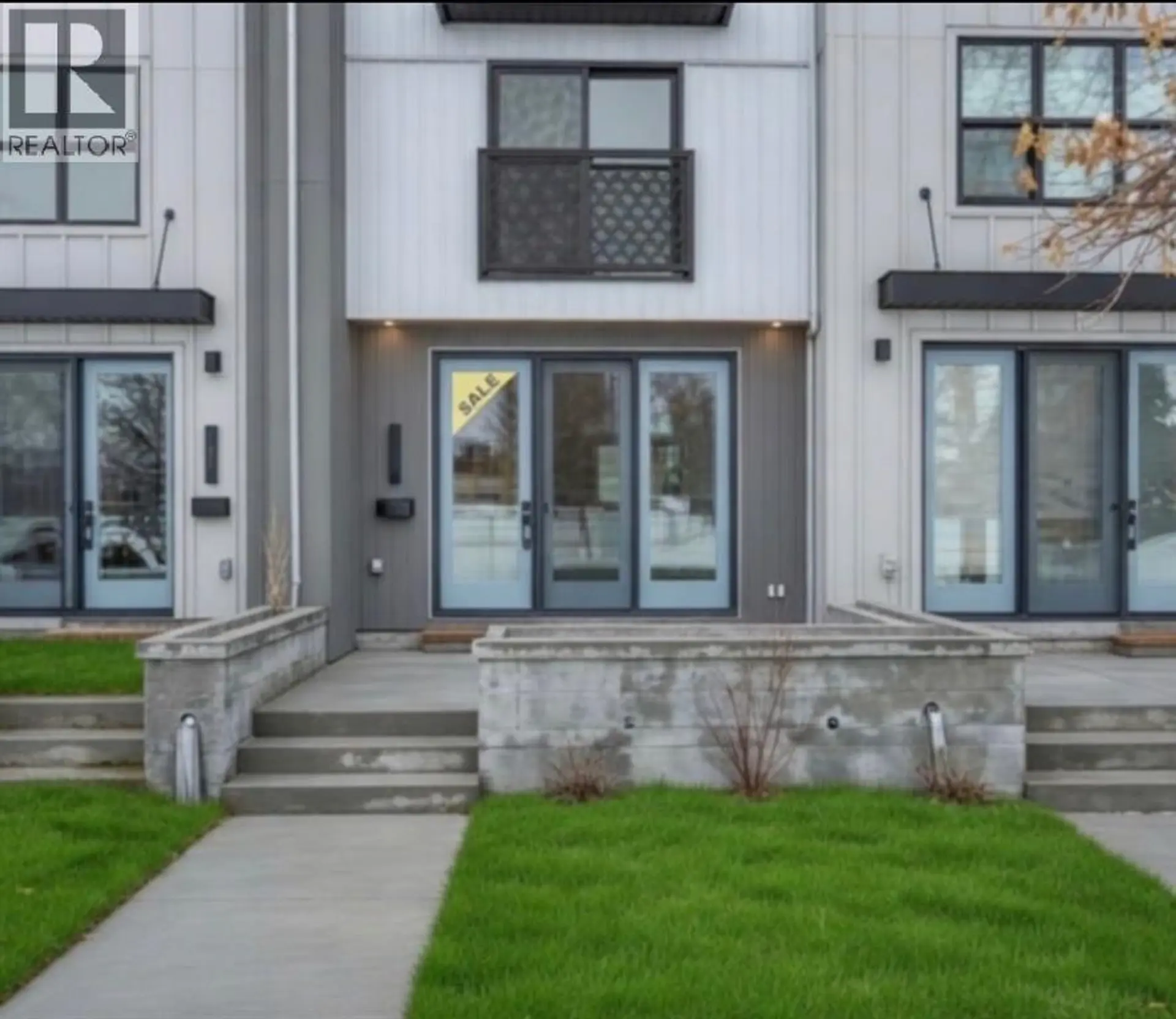 645 53 Avenue SW - Image 2