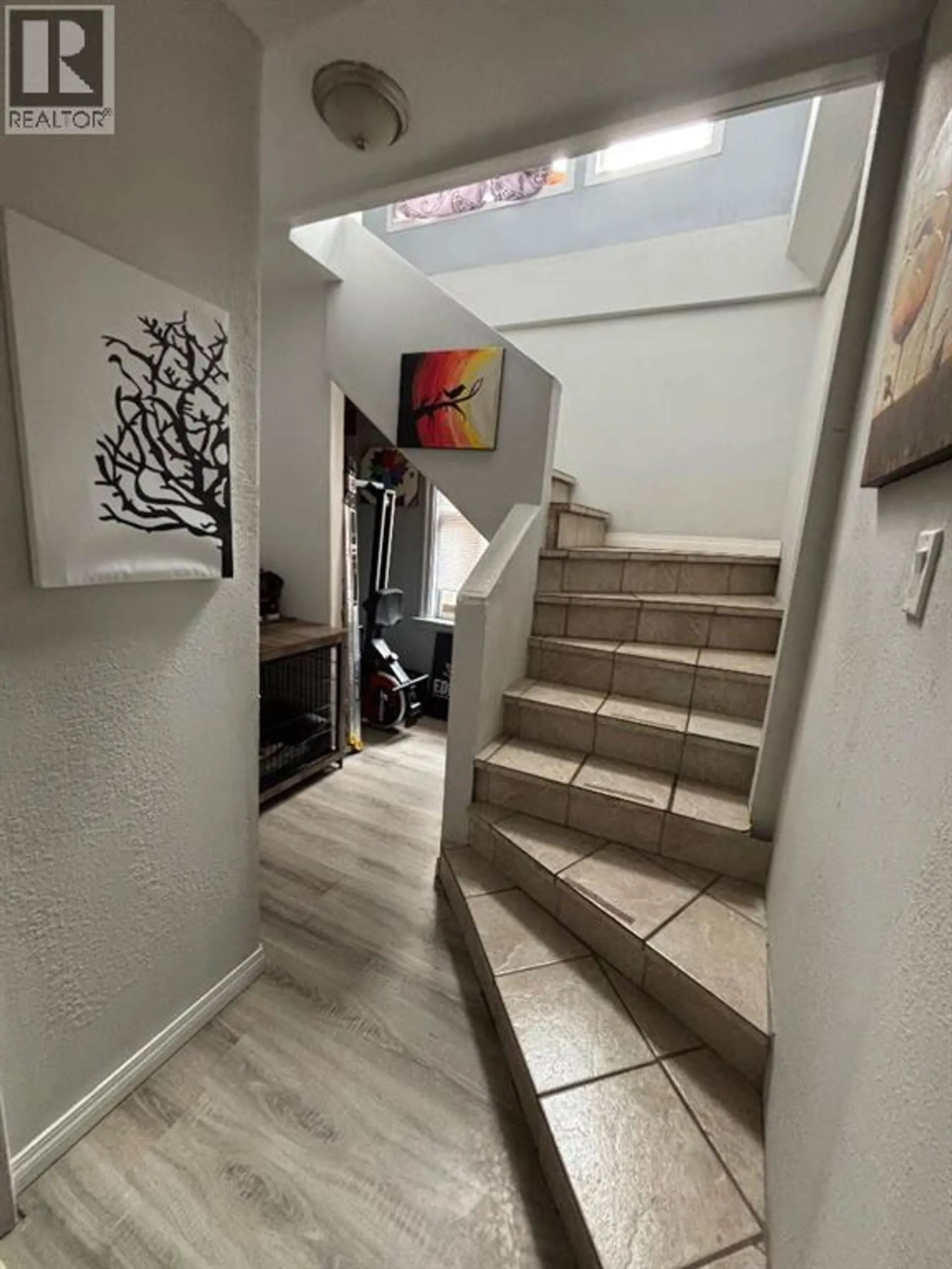 231 14 Street N - Image 7