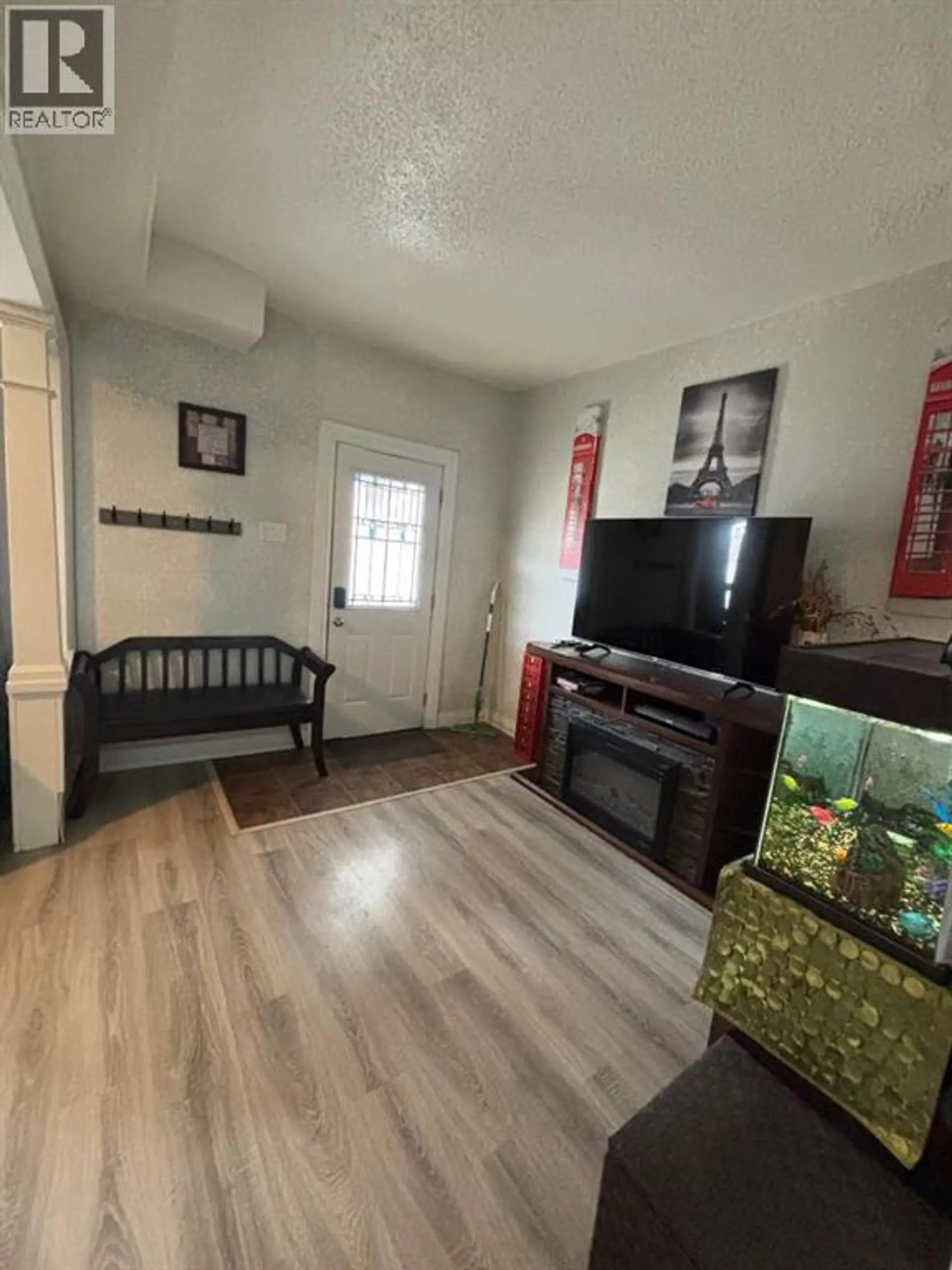 231 14 Street N - Image 4