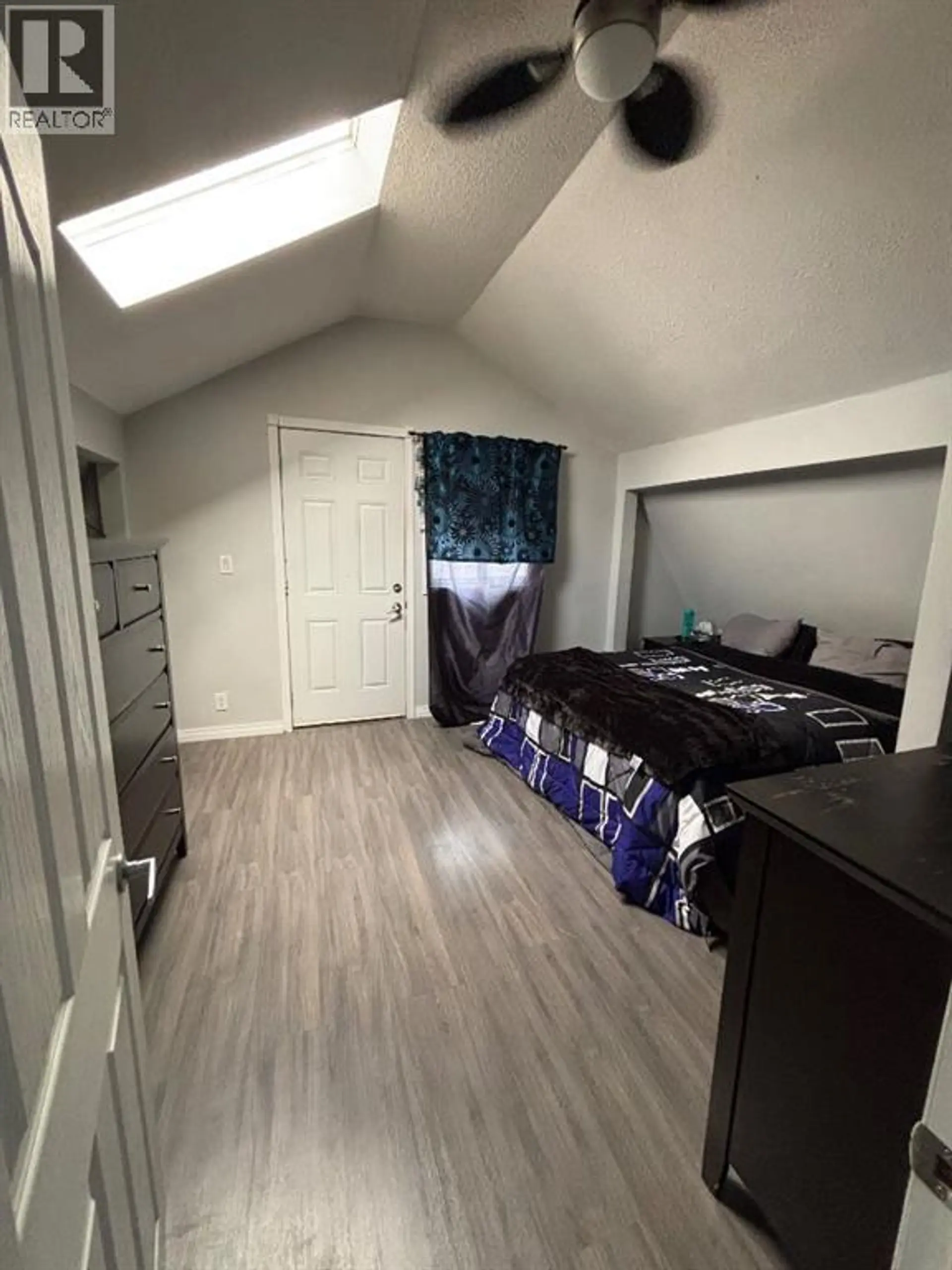 231 14 Street N - Image 11
