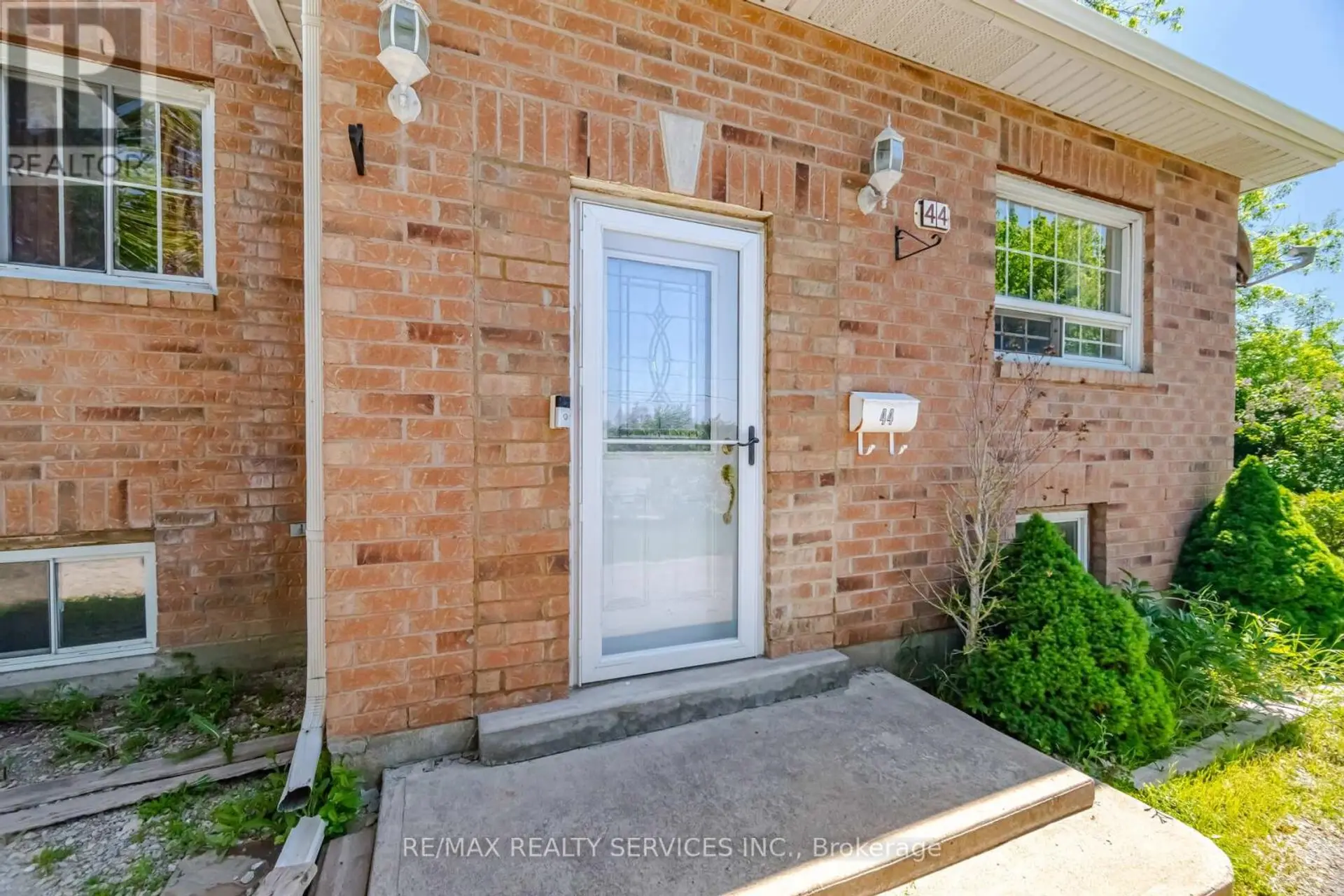 44 MCLAUGHLIN ROAD S - Image 6