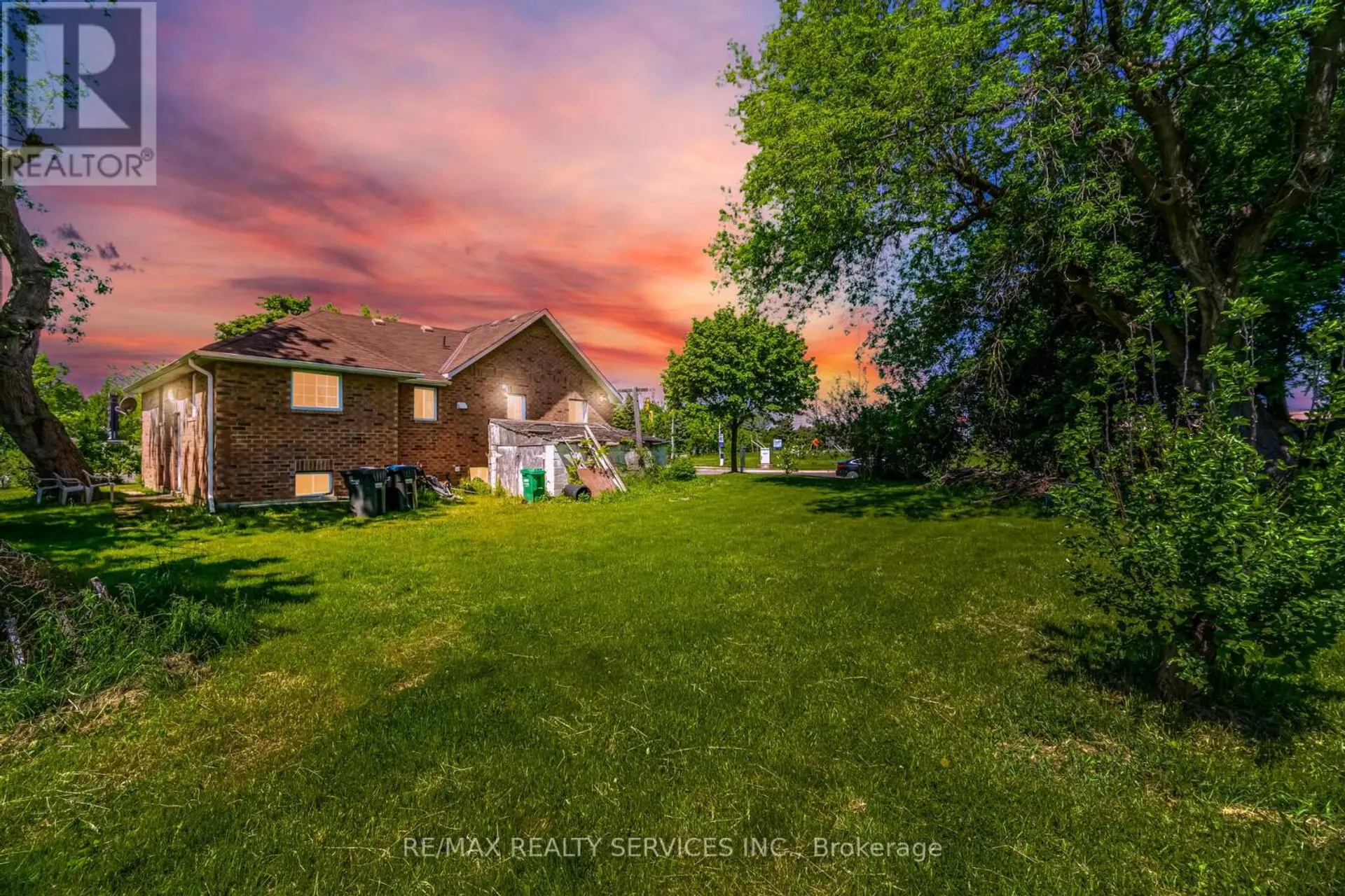 44 MCLAUGHLIN ROAD S - Image 9