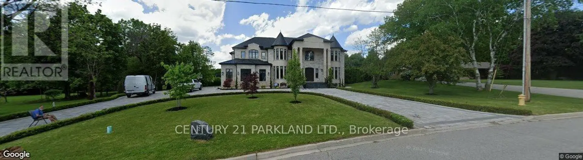 12 HOLLYWOOD CRESCENT