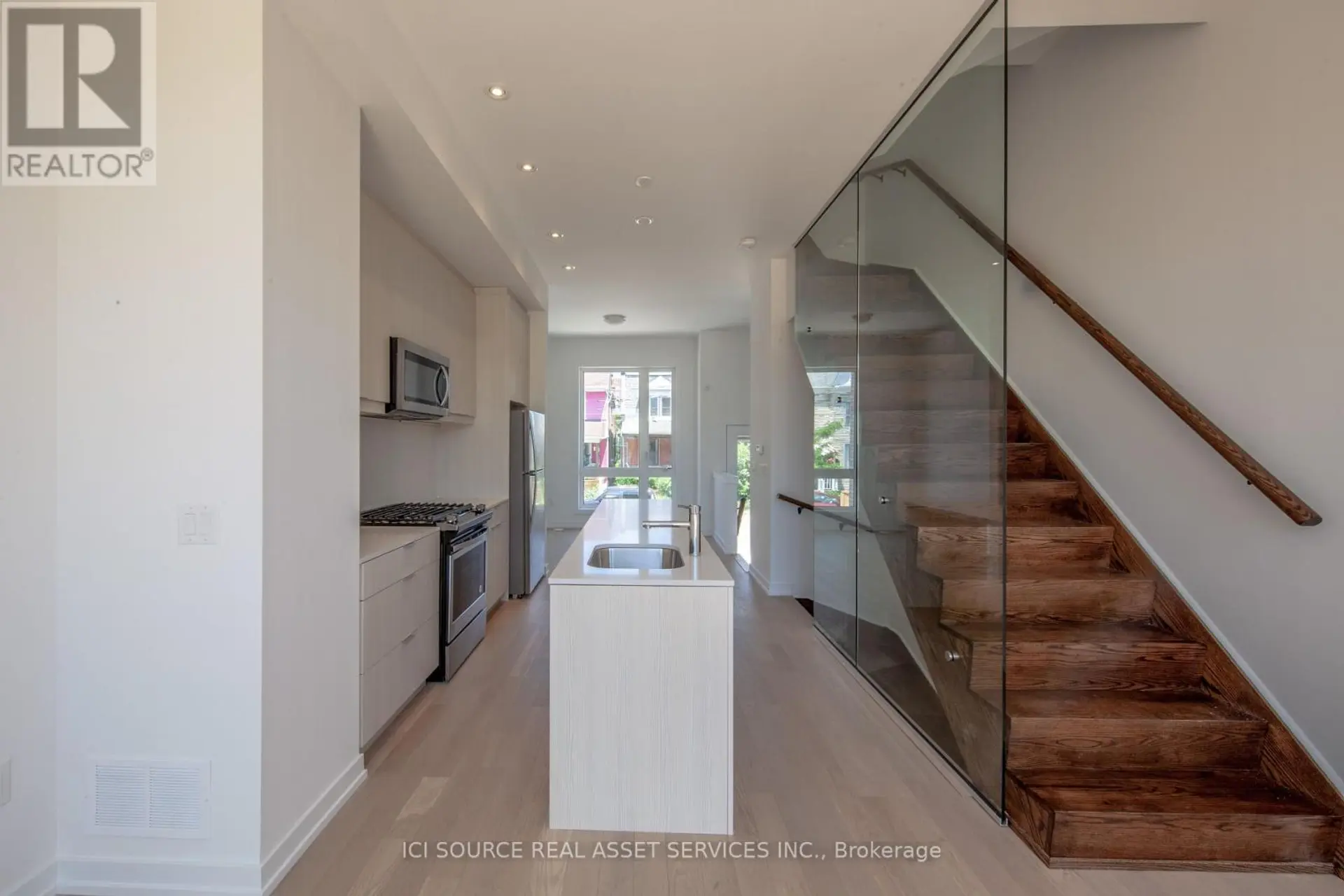66B PERTH AVENUE - Image 2