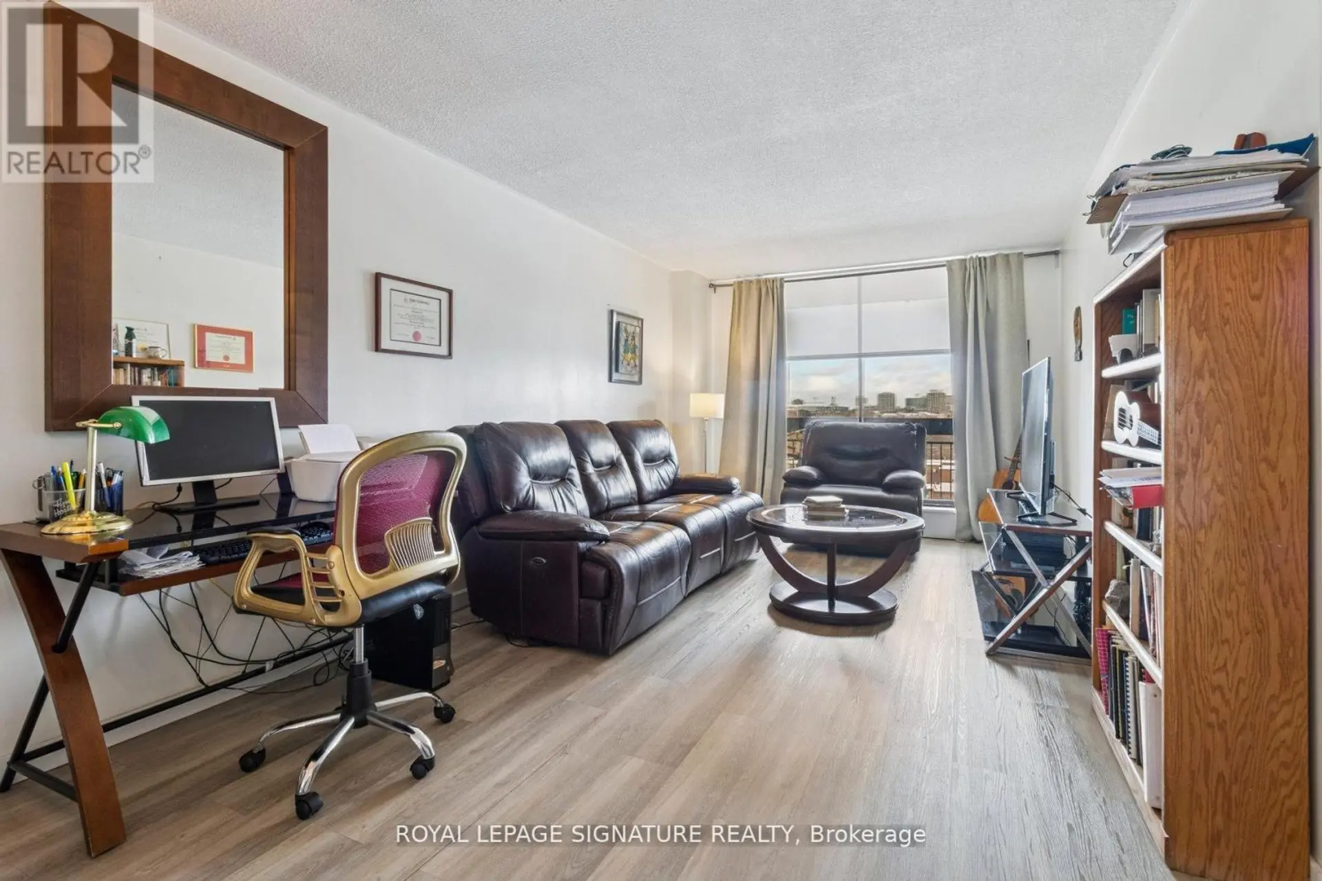 #720 4645 JANE STREET - Image 4