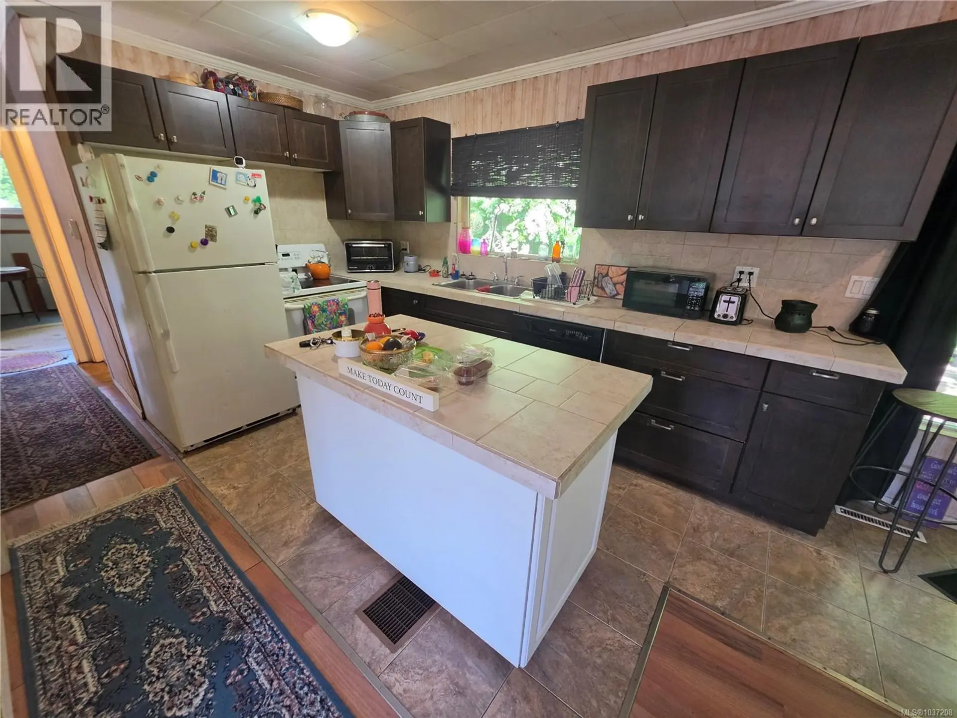 713 Victoria Rd - Image 15