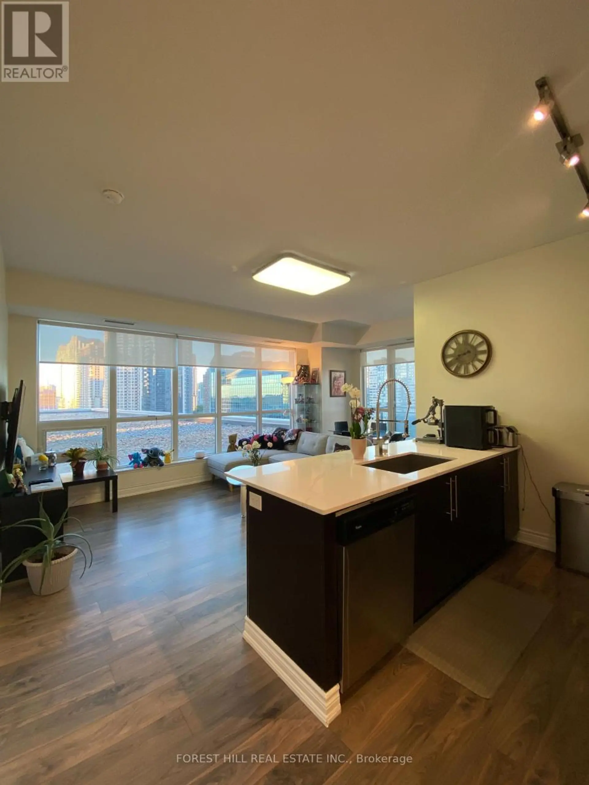 #807 4011 BRICKSTONE MEWS - Image 3
