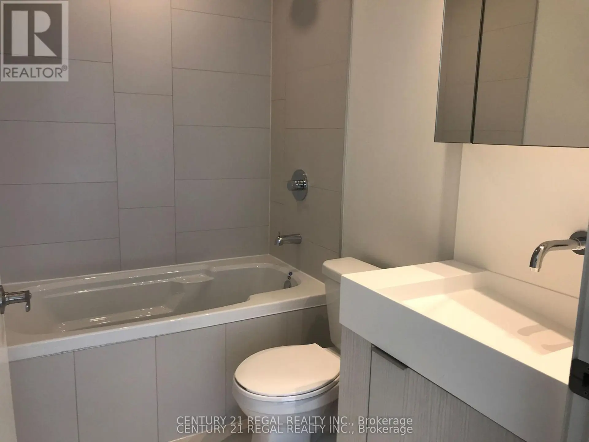 #908 20 RICHARDSON STREET - Image 7