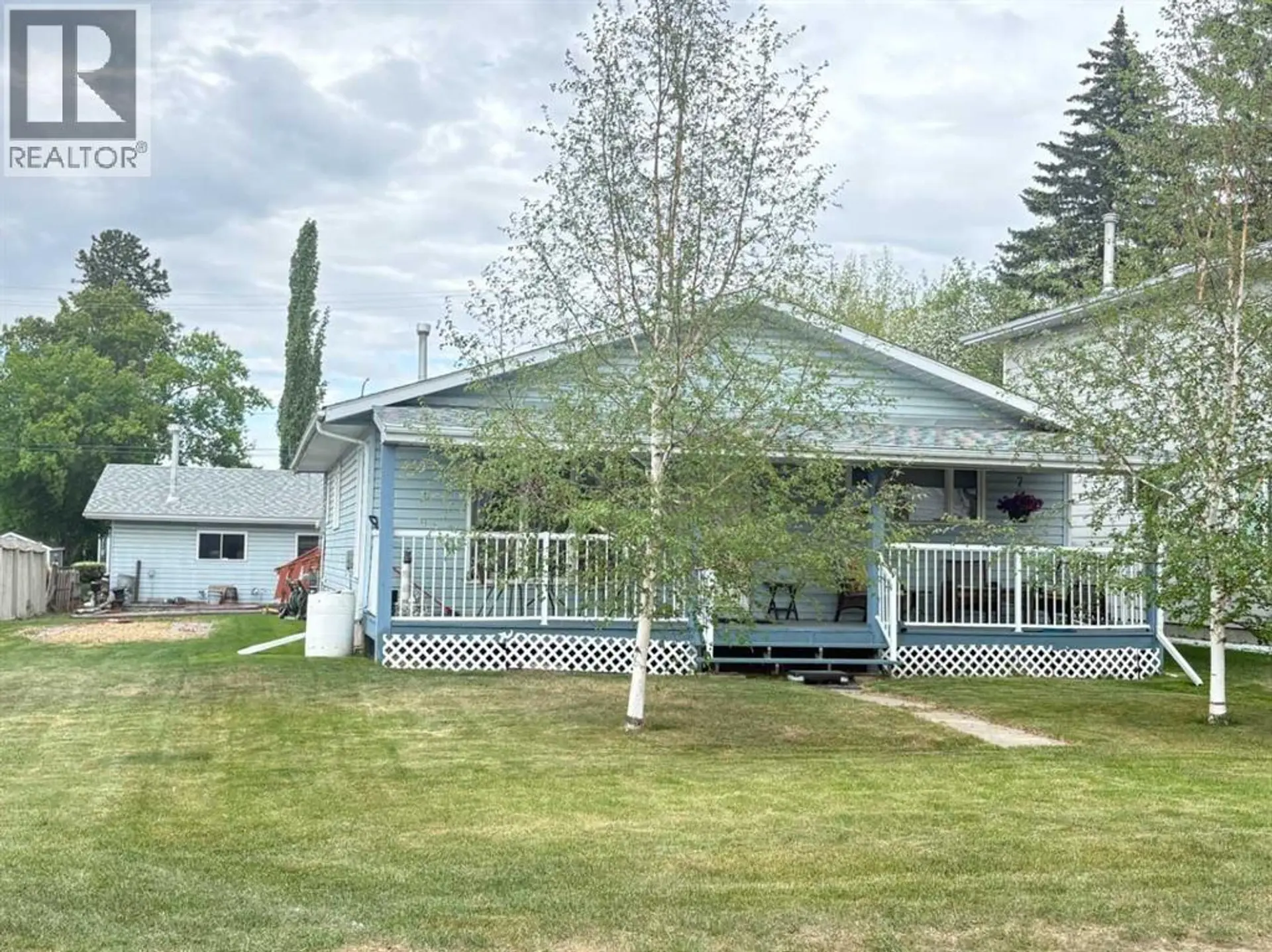 5005 43 Street E - Image 1