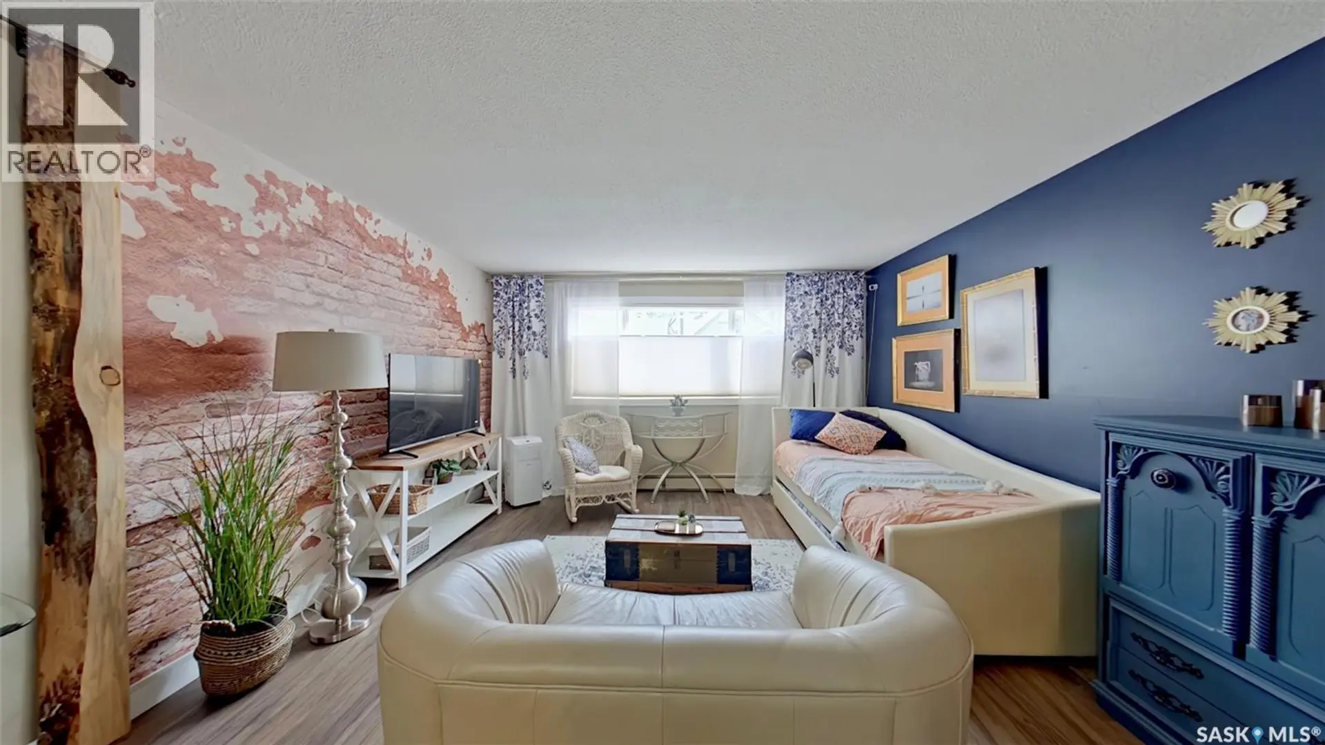 #2 2358 Rae STREET - Image 4