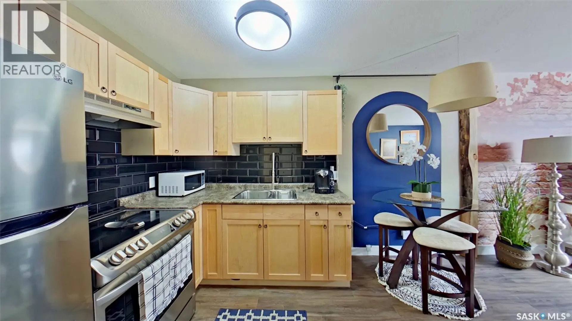 #2 2358 Rae STREET - Image 8