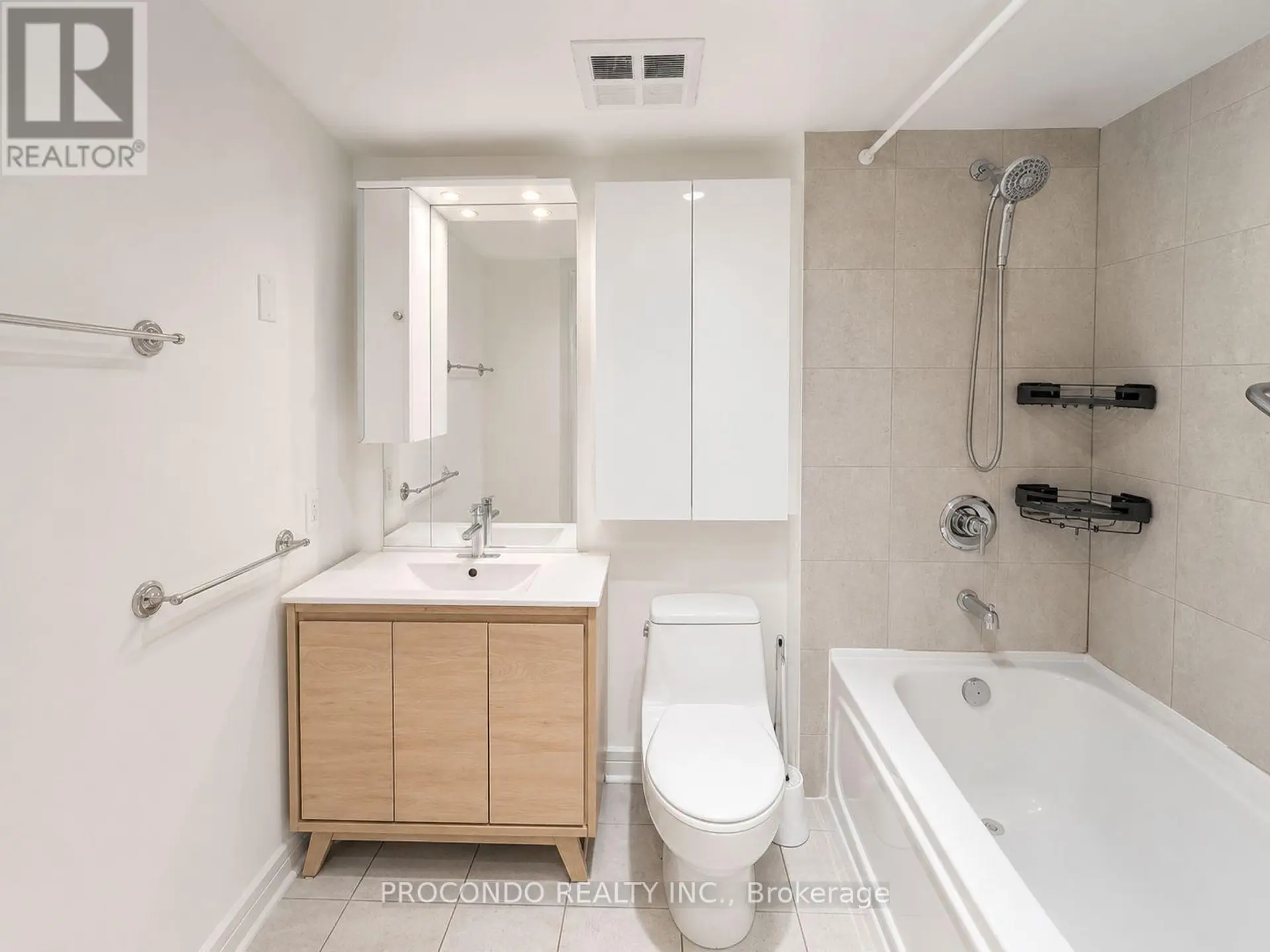 #509 18 HARRISON GARDEN BOULEVARD - Image 17