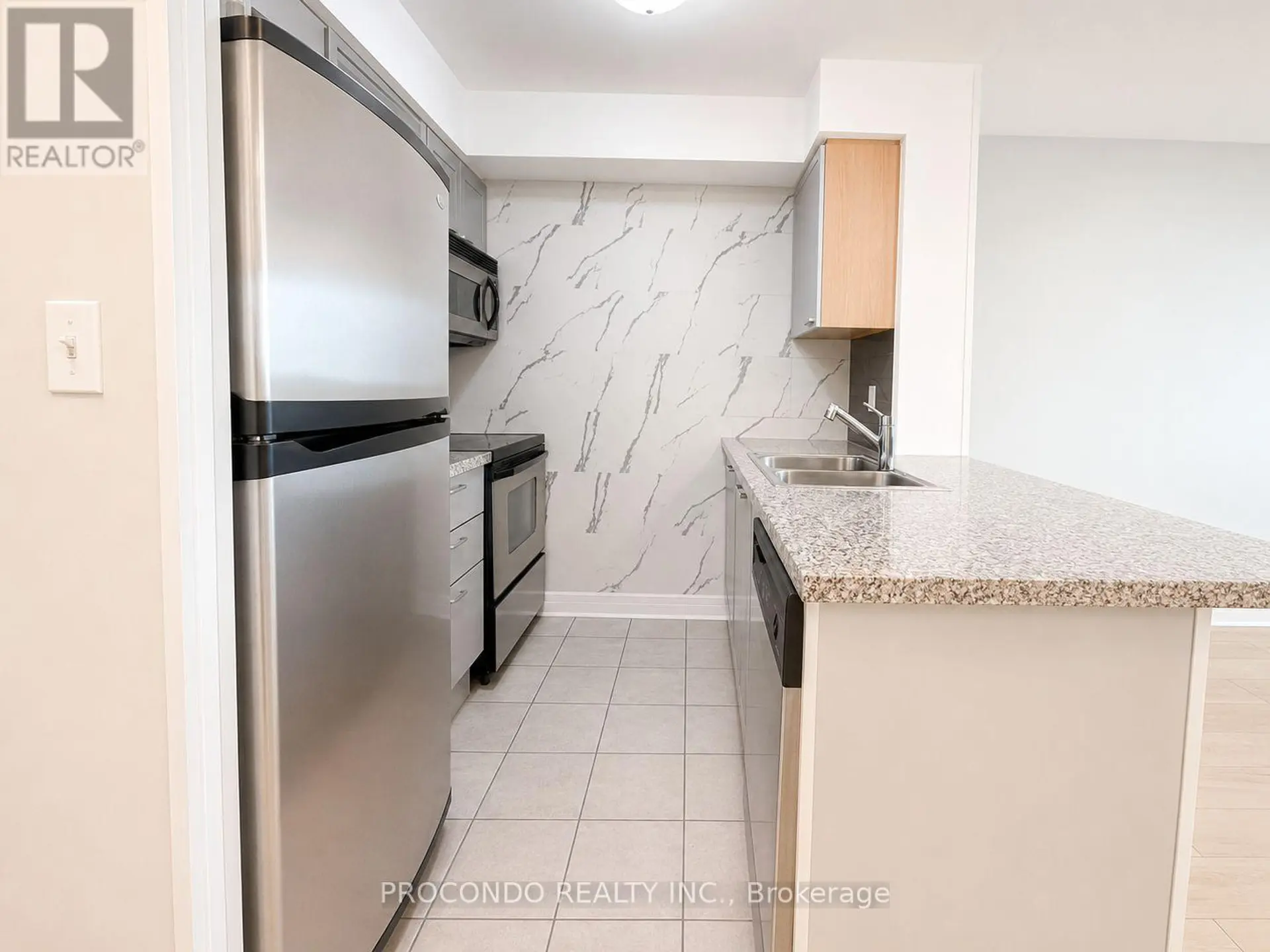 #509 18 HARRISON GARDEN BOULEVARD - Image 4