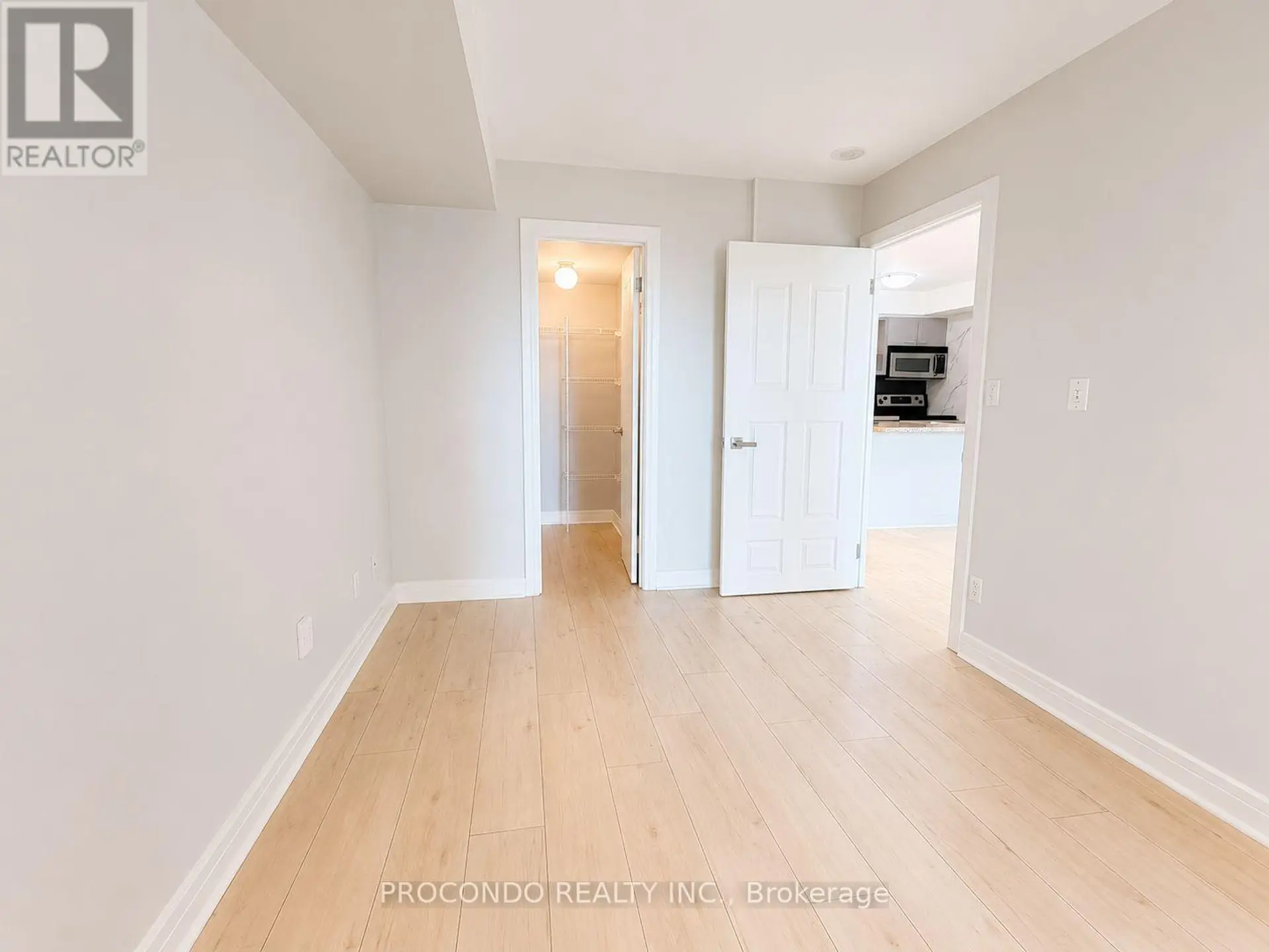 #509 18 HARRISON GARDEN BOULEVARD - Image 15